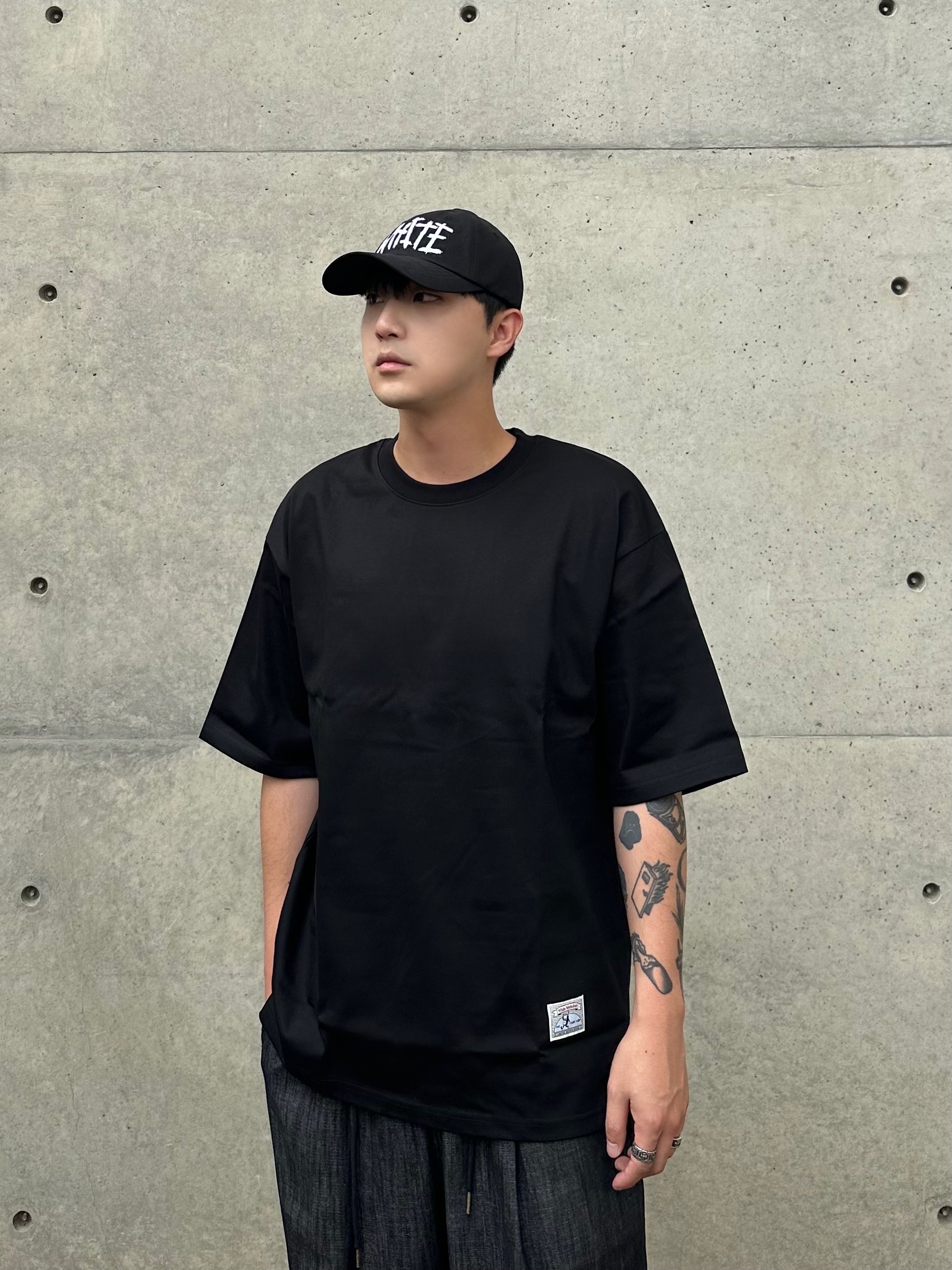 Maison Mihara Yasuhiro Peterson OG Sole Canvas Low Sneakers Black 착용 스타일 - 2