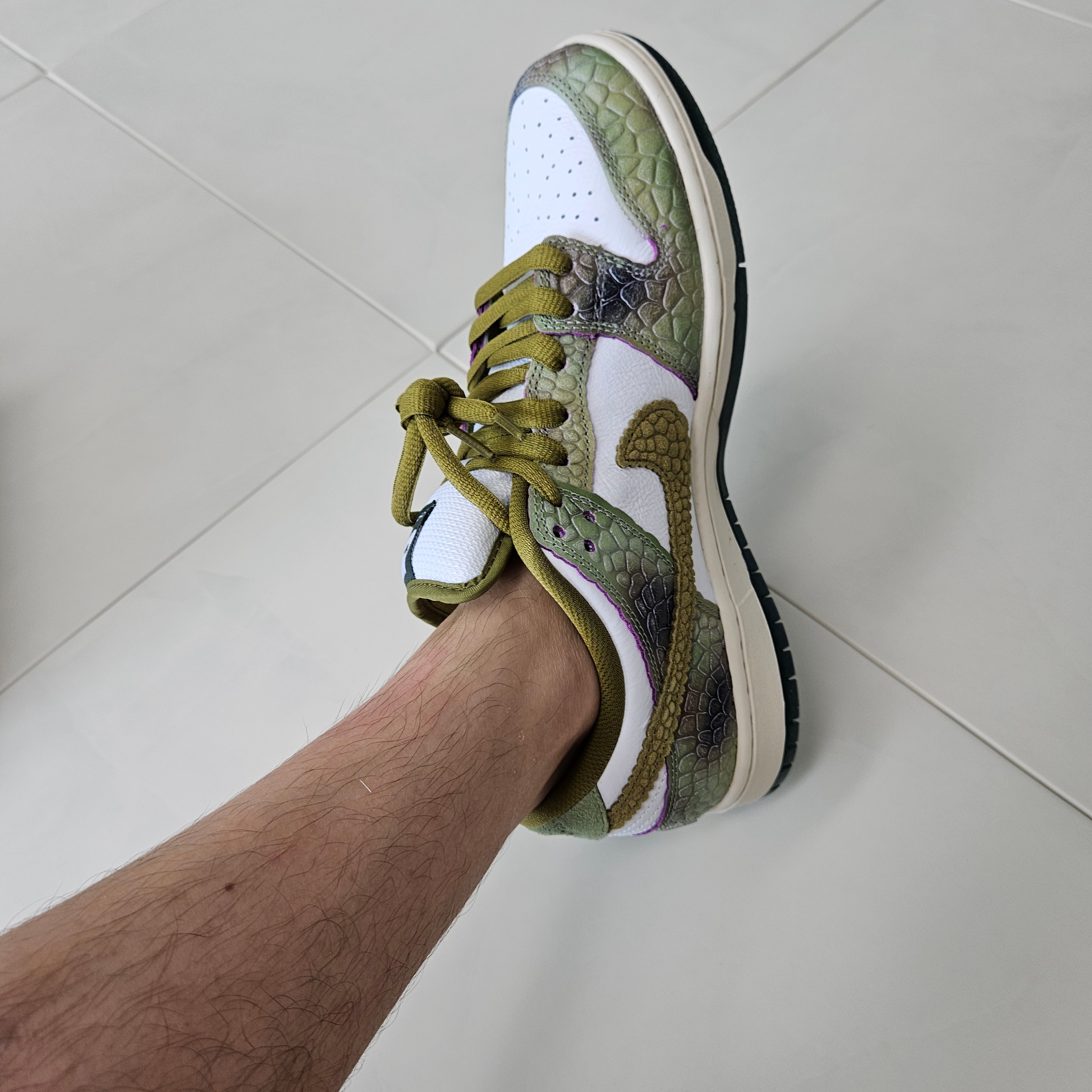 Nike x Alexis Sablone SB Dunk Low Pro White and Pacific Moss 착용 스타일