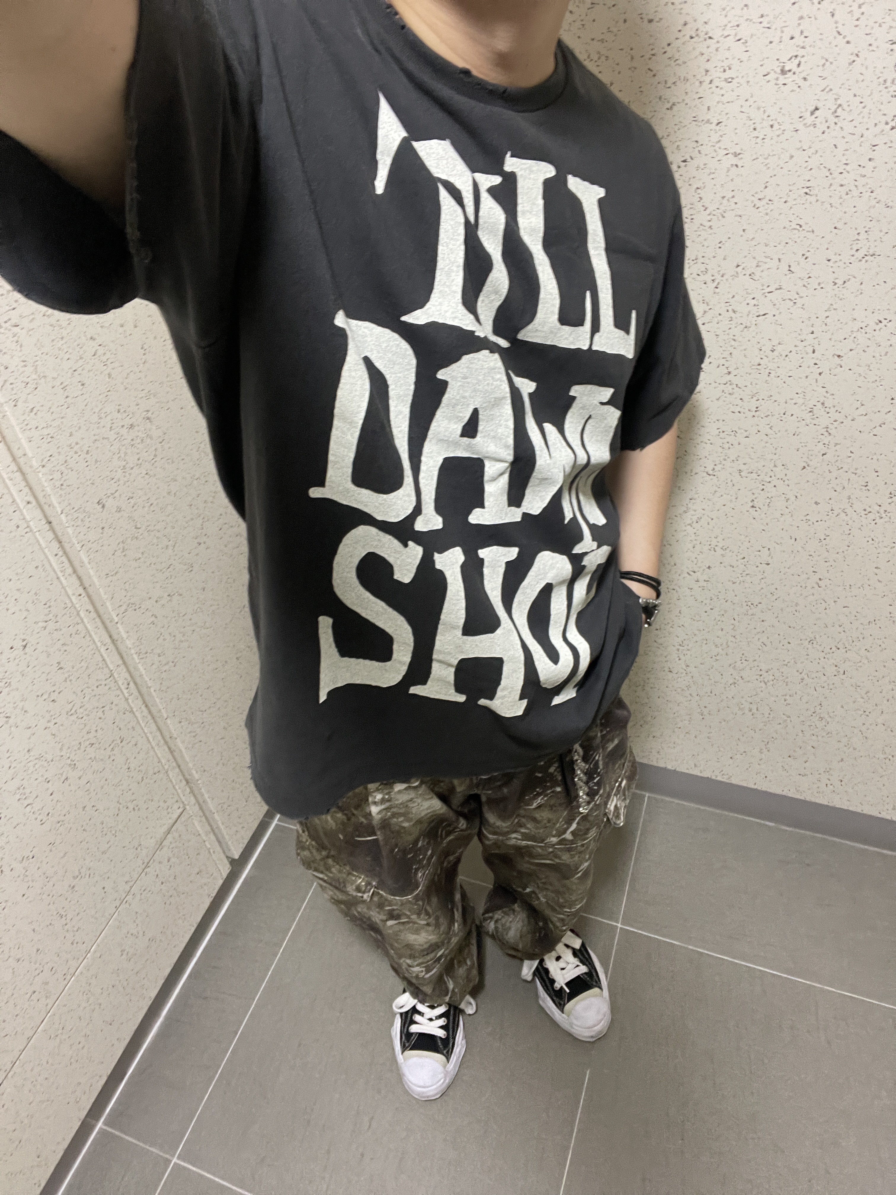 Maison Mihara Yasuhiro Hank OG Sole Canvas Low-top Sneakers Black 착용 스타일 - 1
