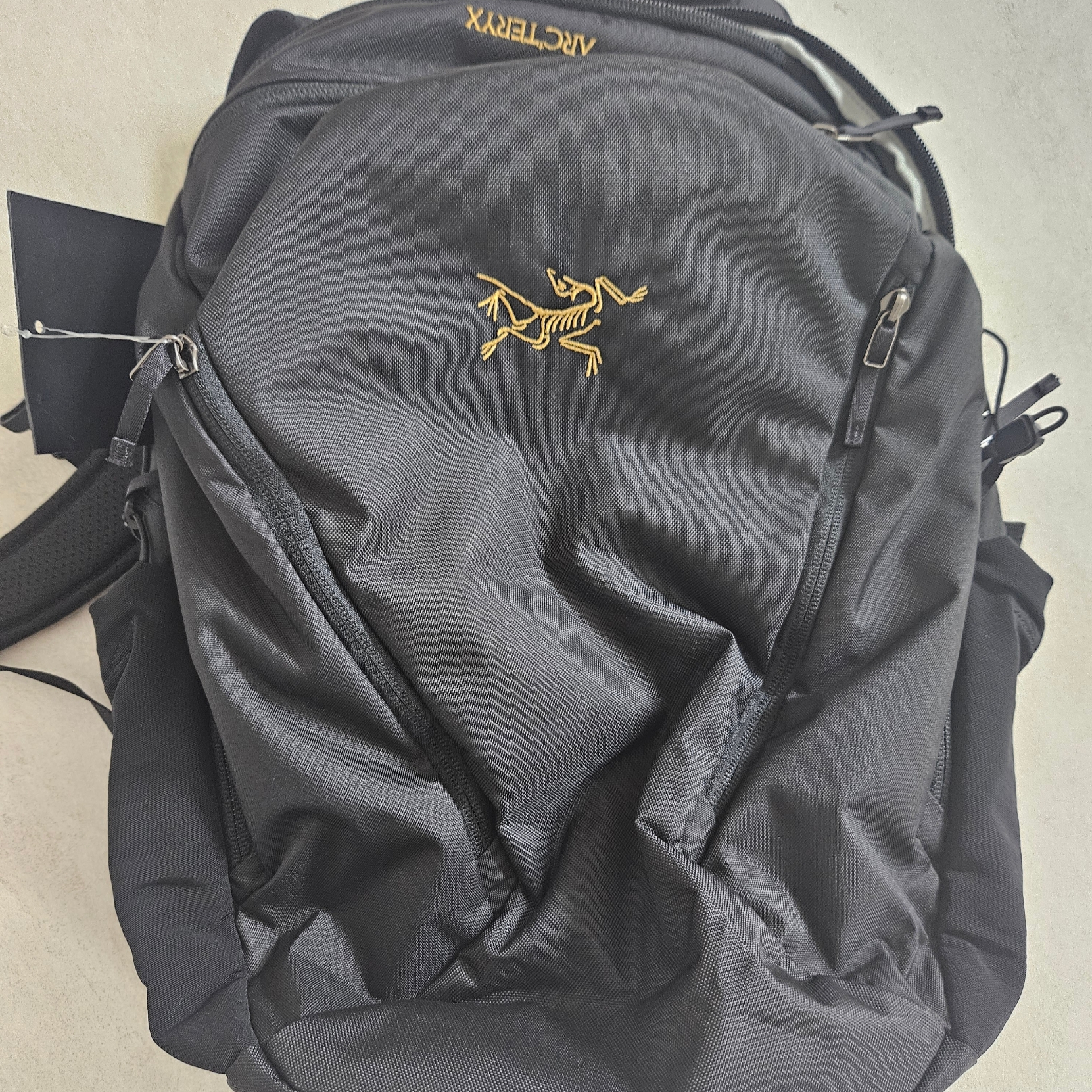 Arc'teryx Mantis 26 Backpack Black 착용 스타일