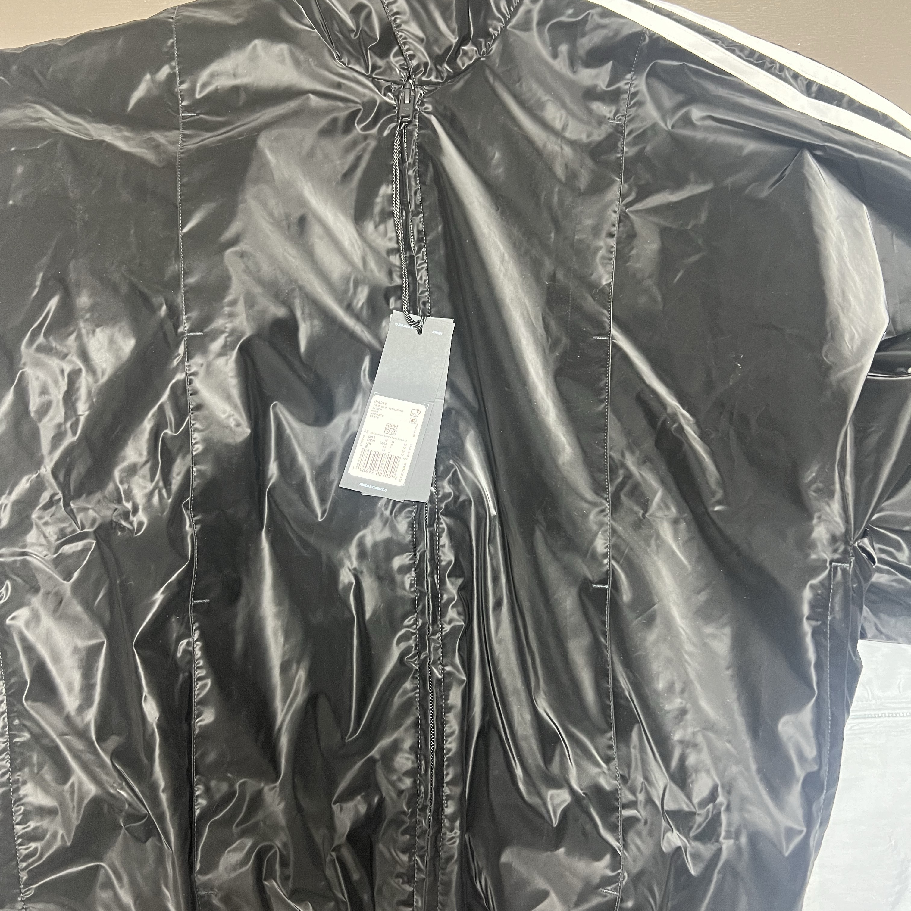 Y-3 Windbreaker Triple Black 착용 스타일 - 1