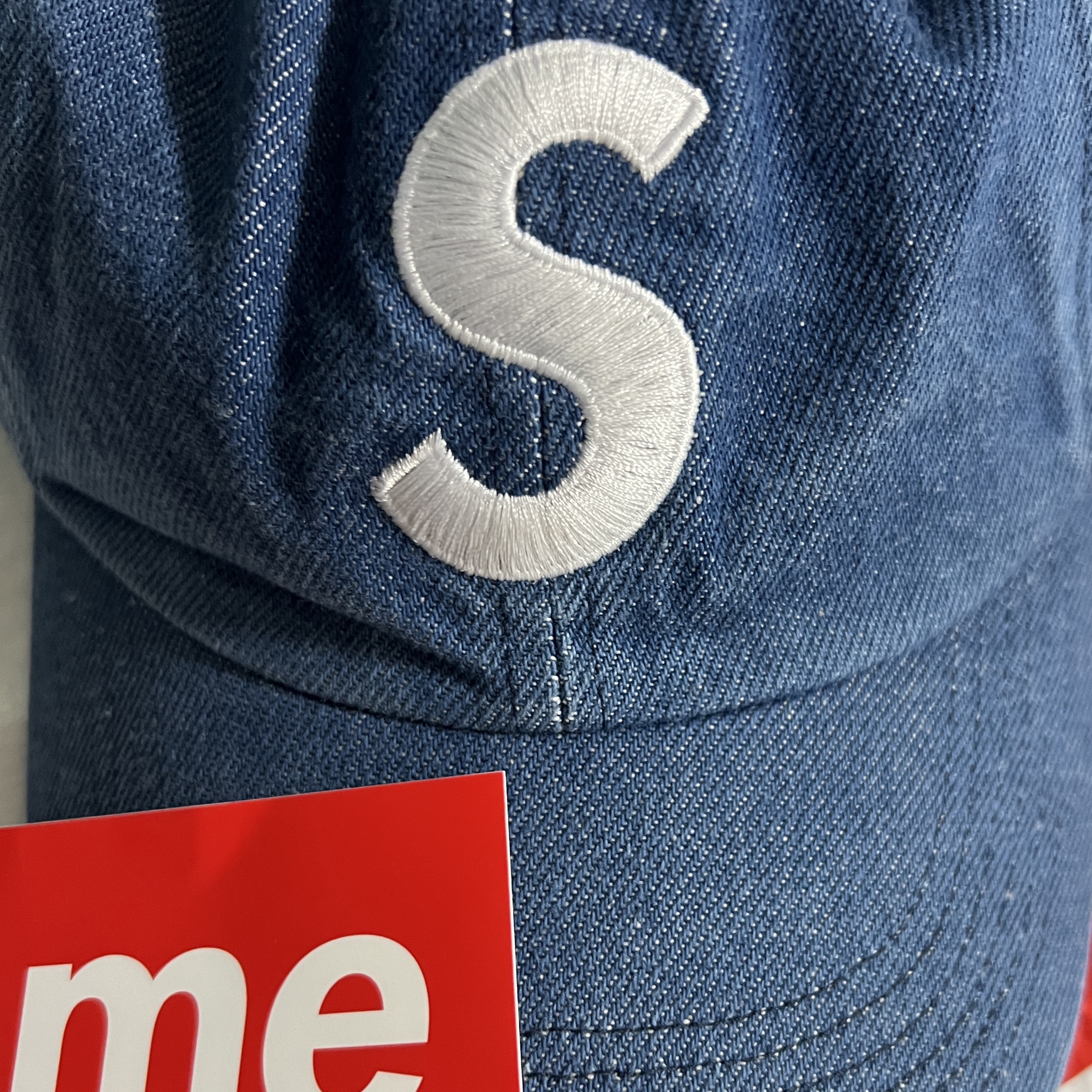Supreme Pigment S Logo 6-Panel Denim - 24FW 착용 스타일