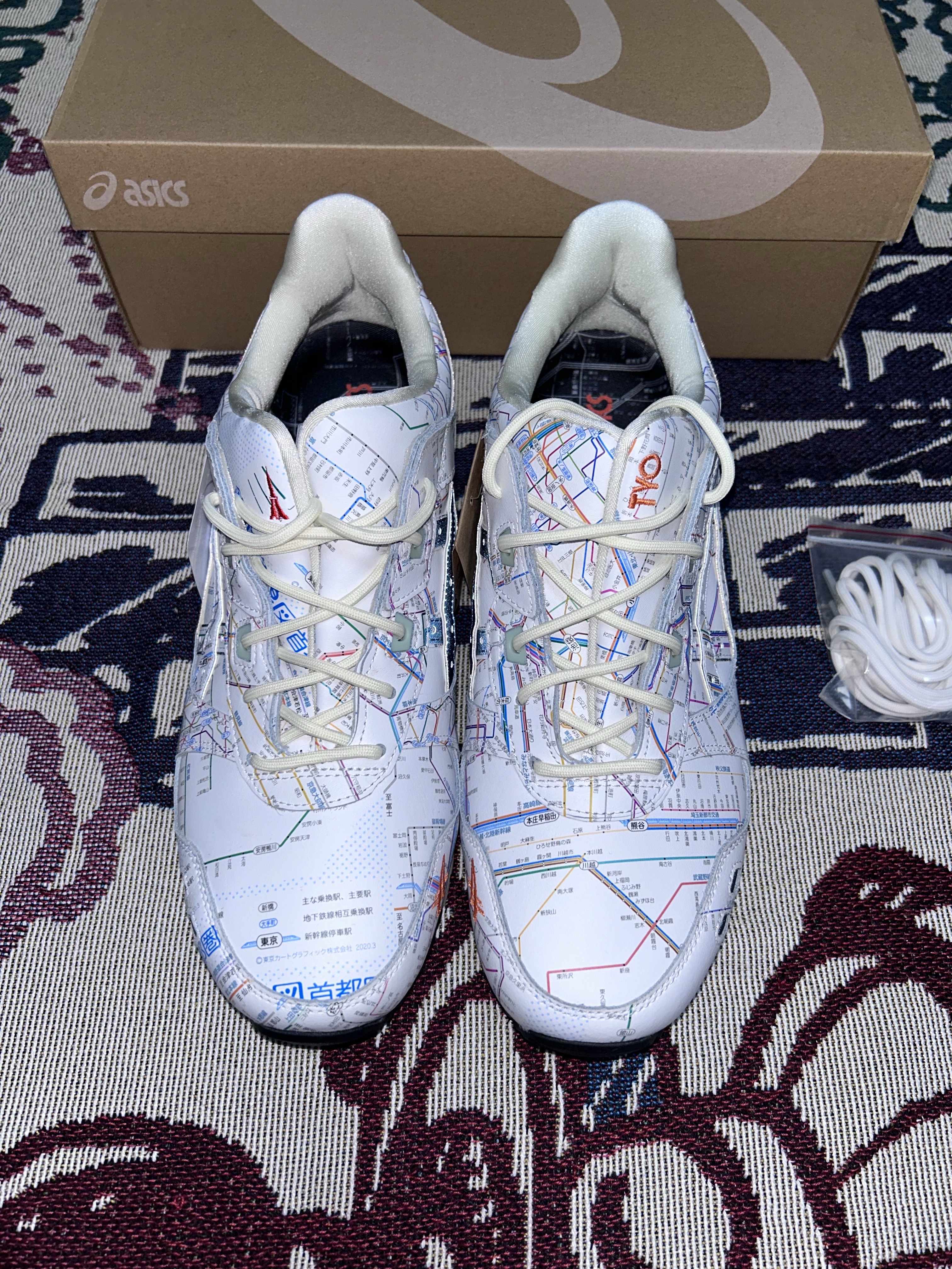 Asics x Atmos Gel-Lyte III OG Subway Pack Tokyo 착용 스타일 - 2