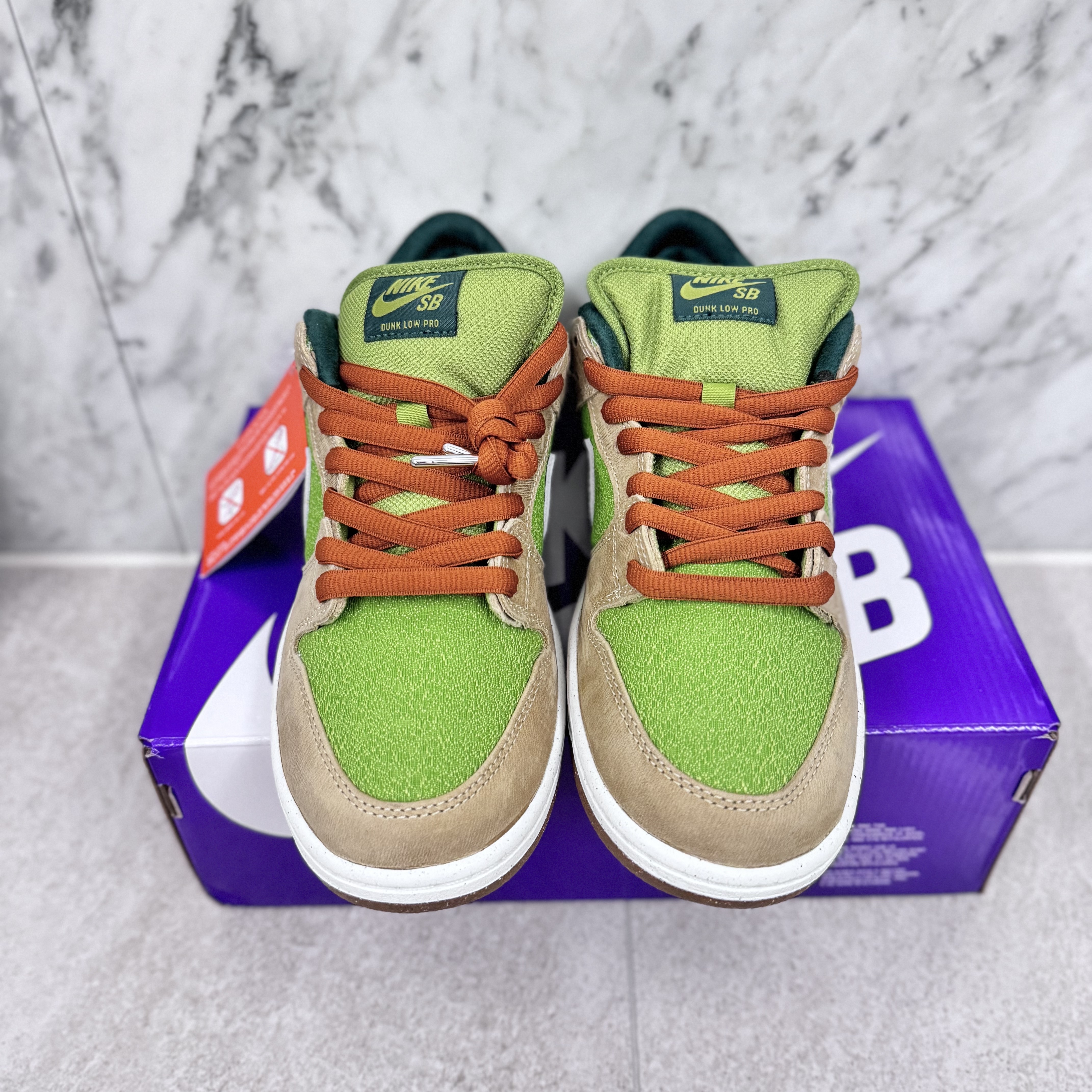 Nike SB Dunk Low Pro Sesame and Pear 착용 스타일 - 3
