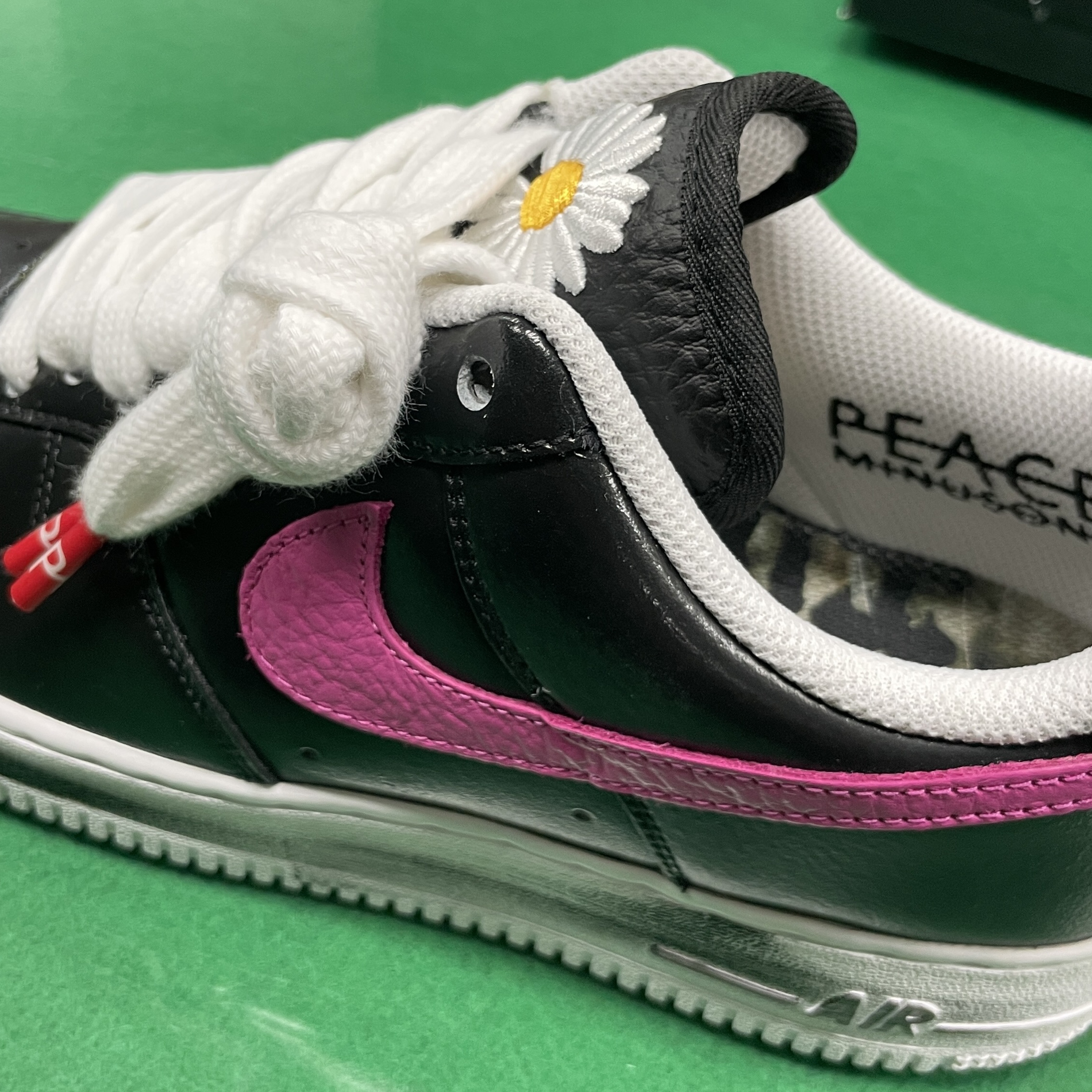 Nike x Peaceminusone Air Force 1 Low Para-Noise 3.0 Black and Multicolor 착용 스타일 - 4