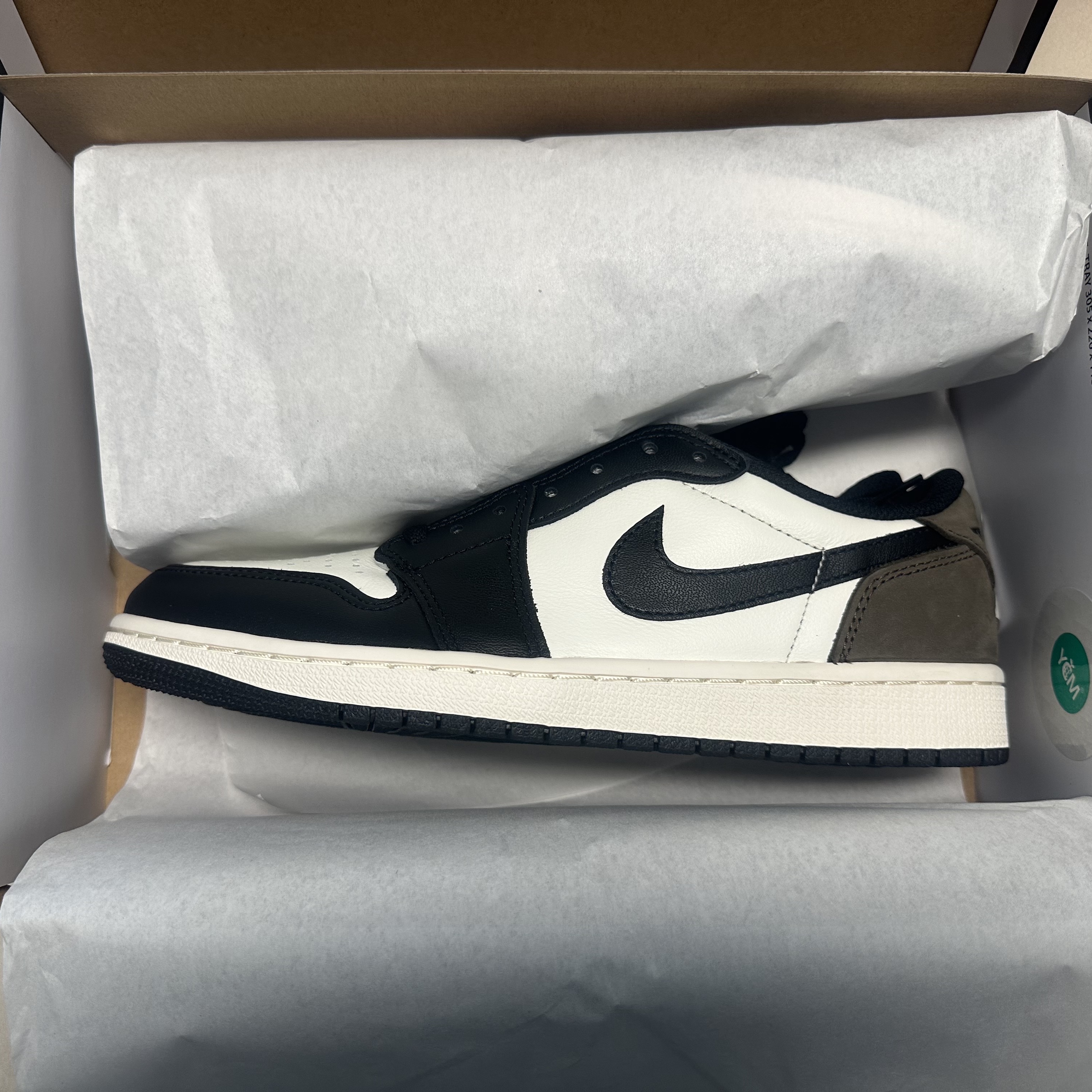 Jordan 1 Retro Low OG Mocha 착용 스타일 - 5