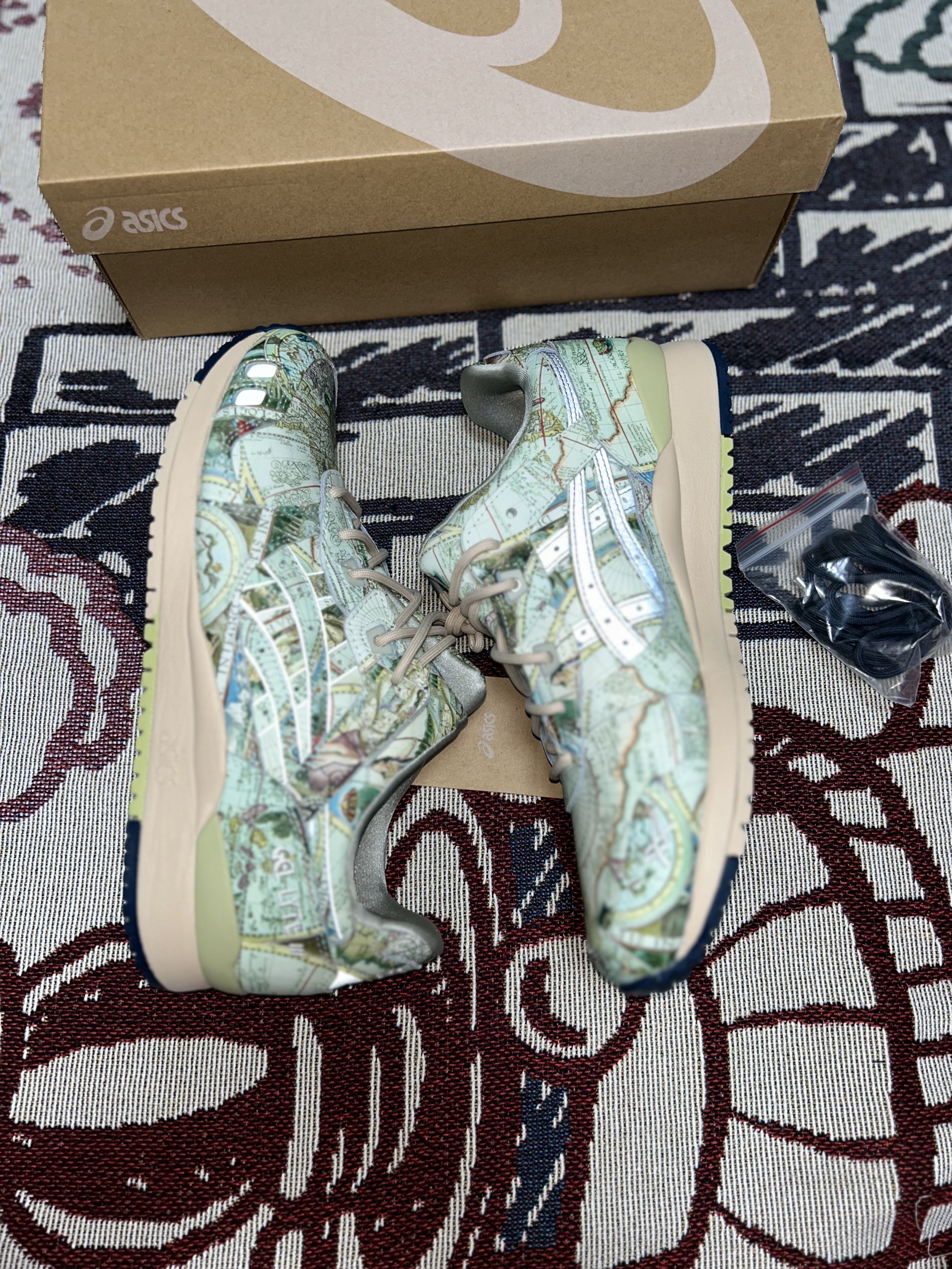 Asics x Atmos Gel-Lyte III Ice Green Midnight Blue 착용 스타일 - 4