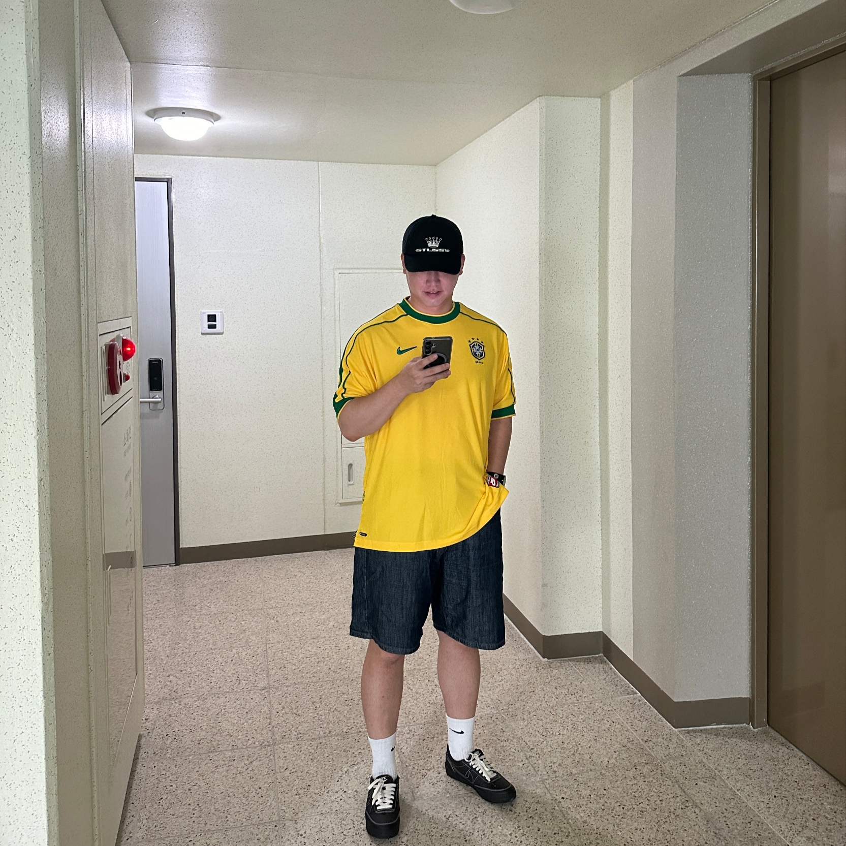 Nike Brazil 1998 Reissue Soccer Replica Jersey Varsity Maize (Non Marking Ver.), Stussy 93 Slick Crown Low Pro Cap Black 착용 스타일