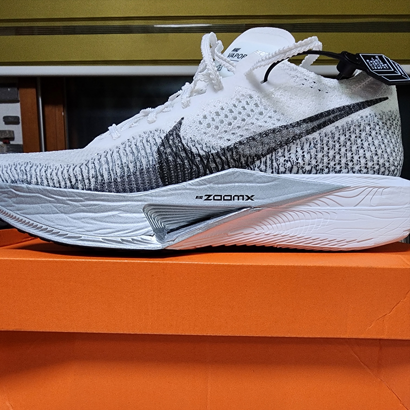 Nike ZoomX Vaporfly Next% 3 White Grey 착용 스타일