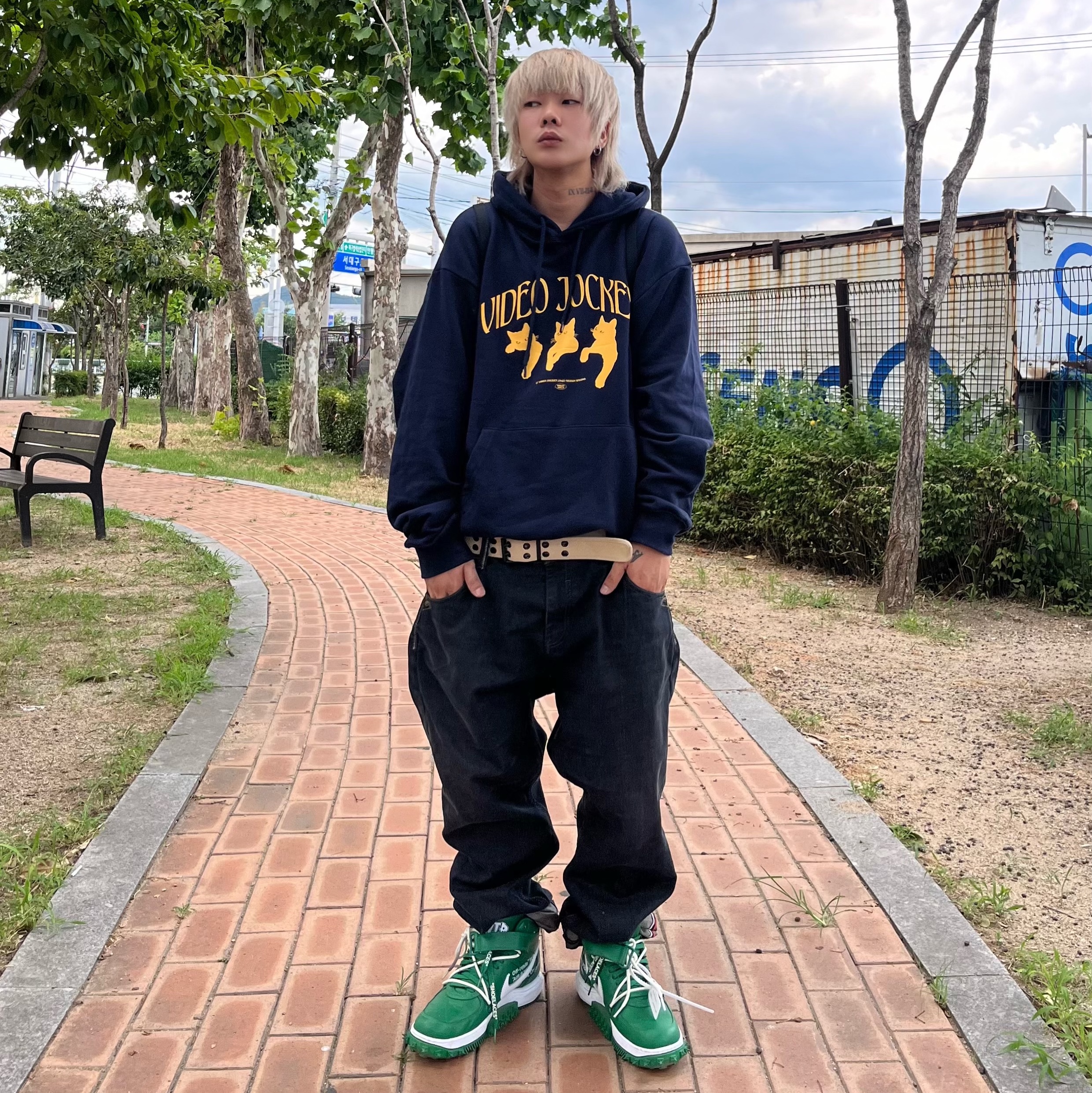 Nike x Off-White Air Force 1 Mid SP Leather Pine Green 착용 스타일 - 1