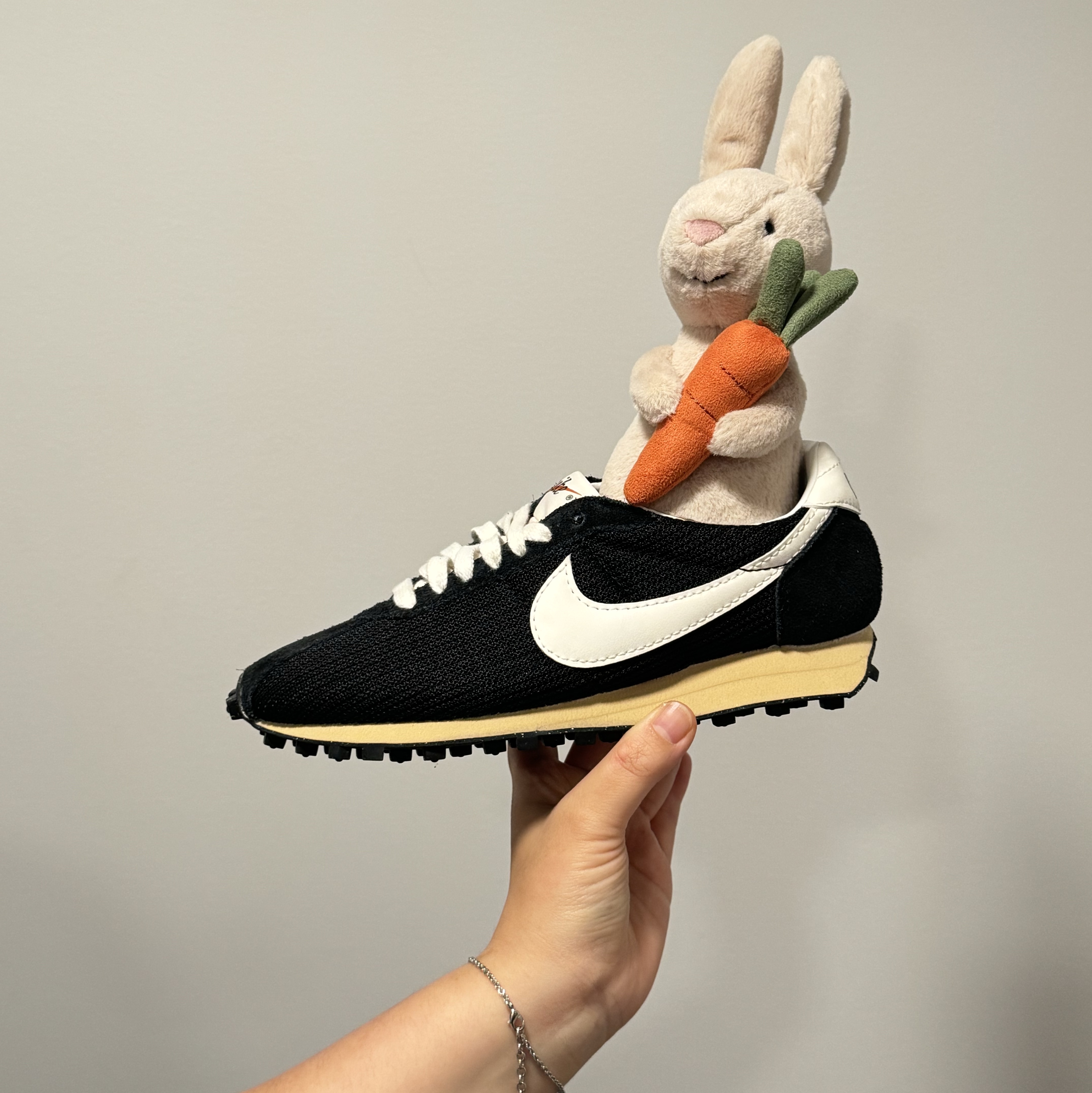 Nike LD-1000 SP Black and Sail 착용 스타일