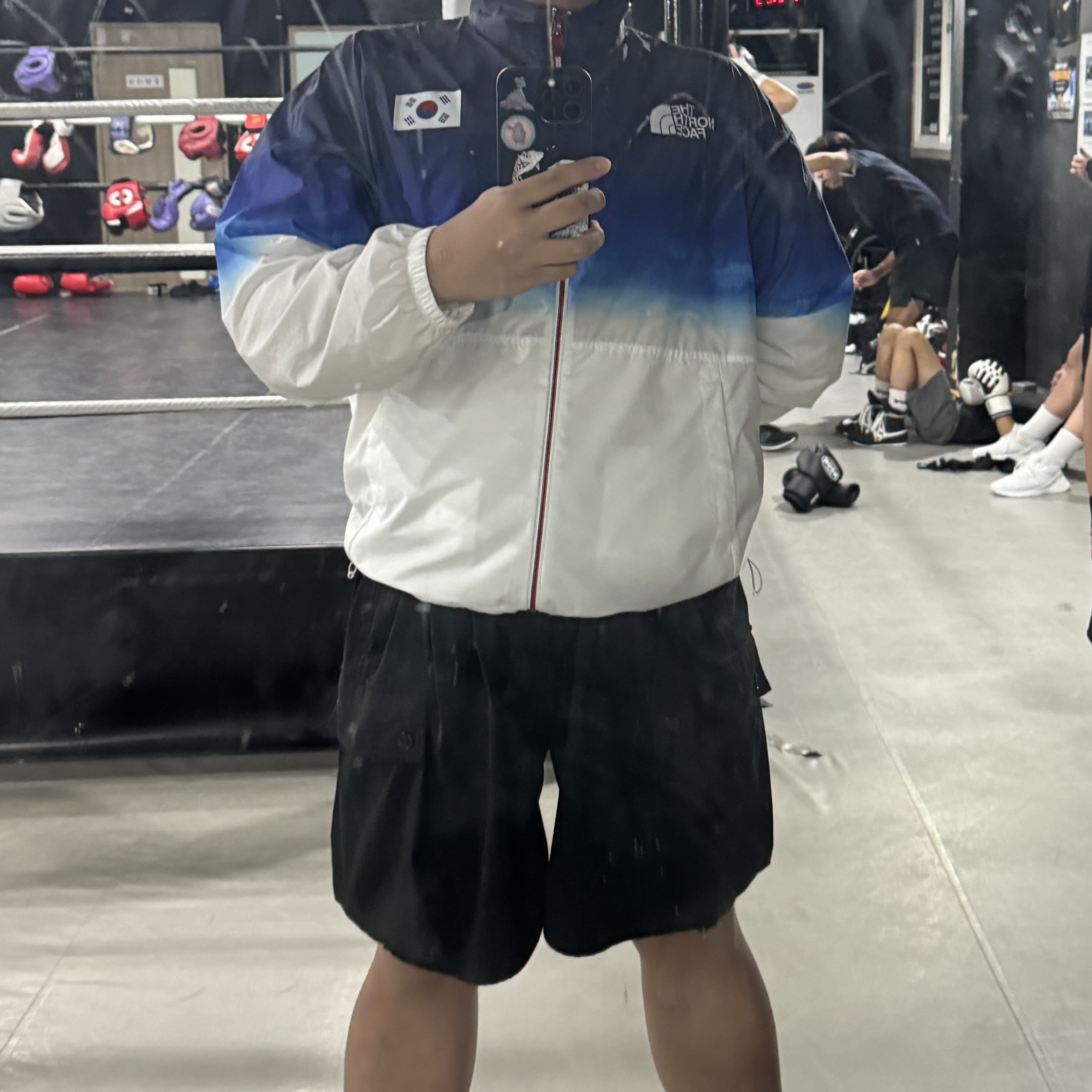 The North Face PO Team Korea Reston Jacket White 착용 스타일
