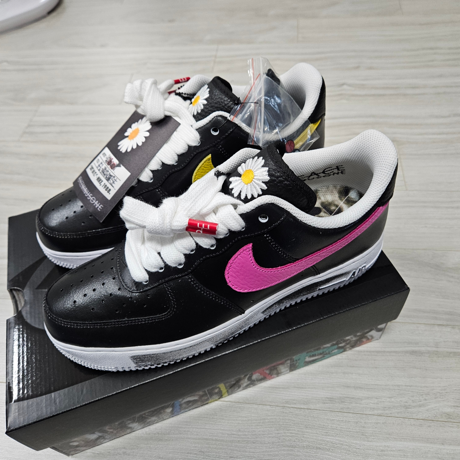 Nike x Peaceminusone Air Force 1 Low Para-Noise 3.0 Black and Multicolor 착용 스타일 - 6