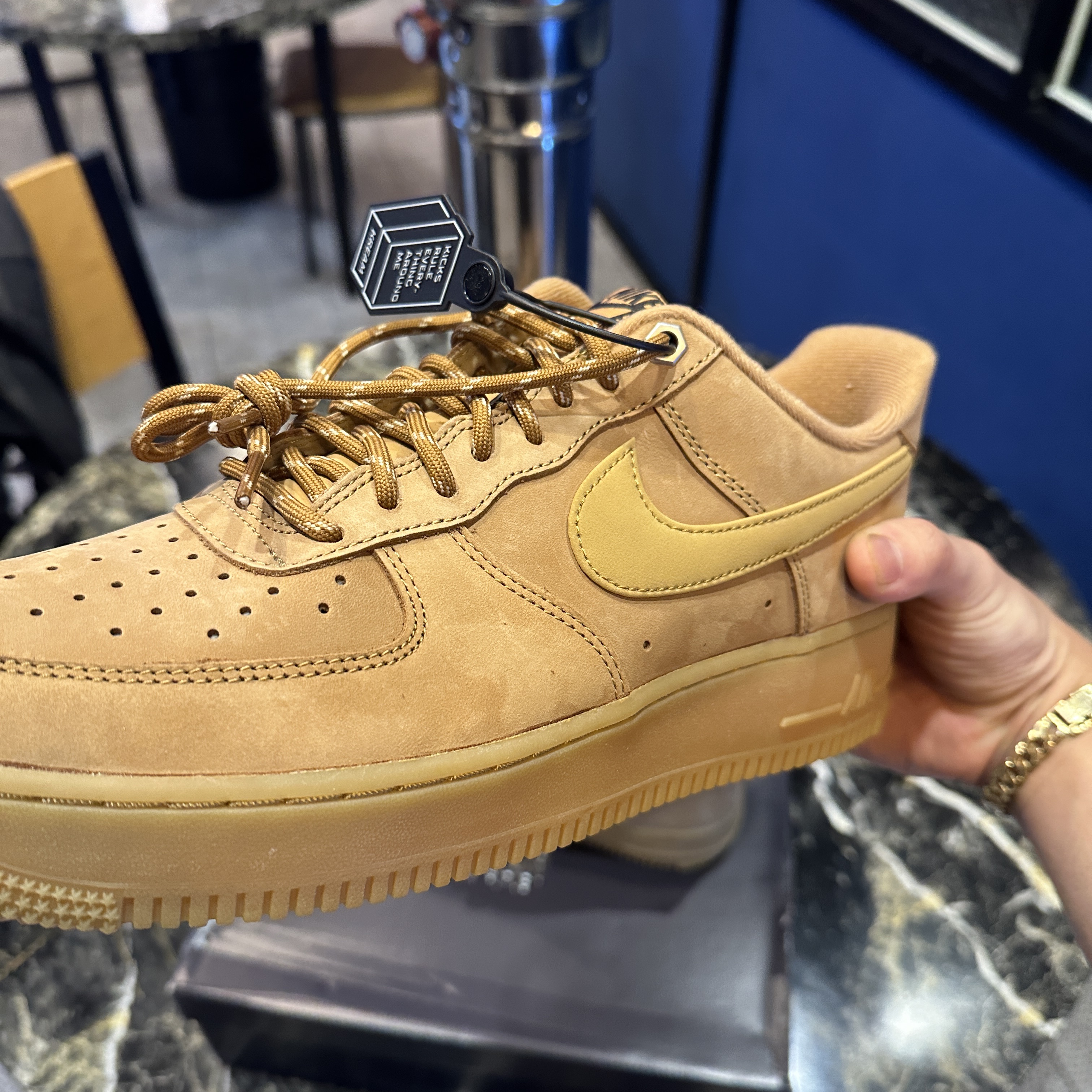 Nike Air Force 1 '07 WB Flax 착용 스타일 - 5