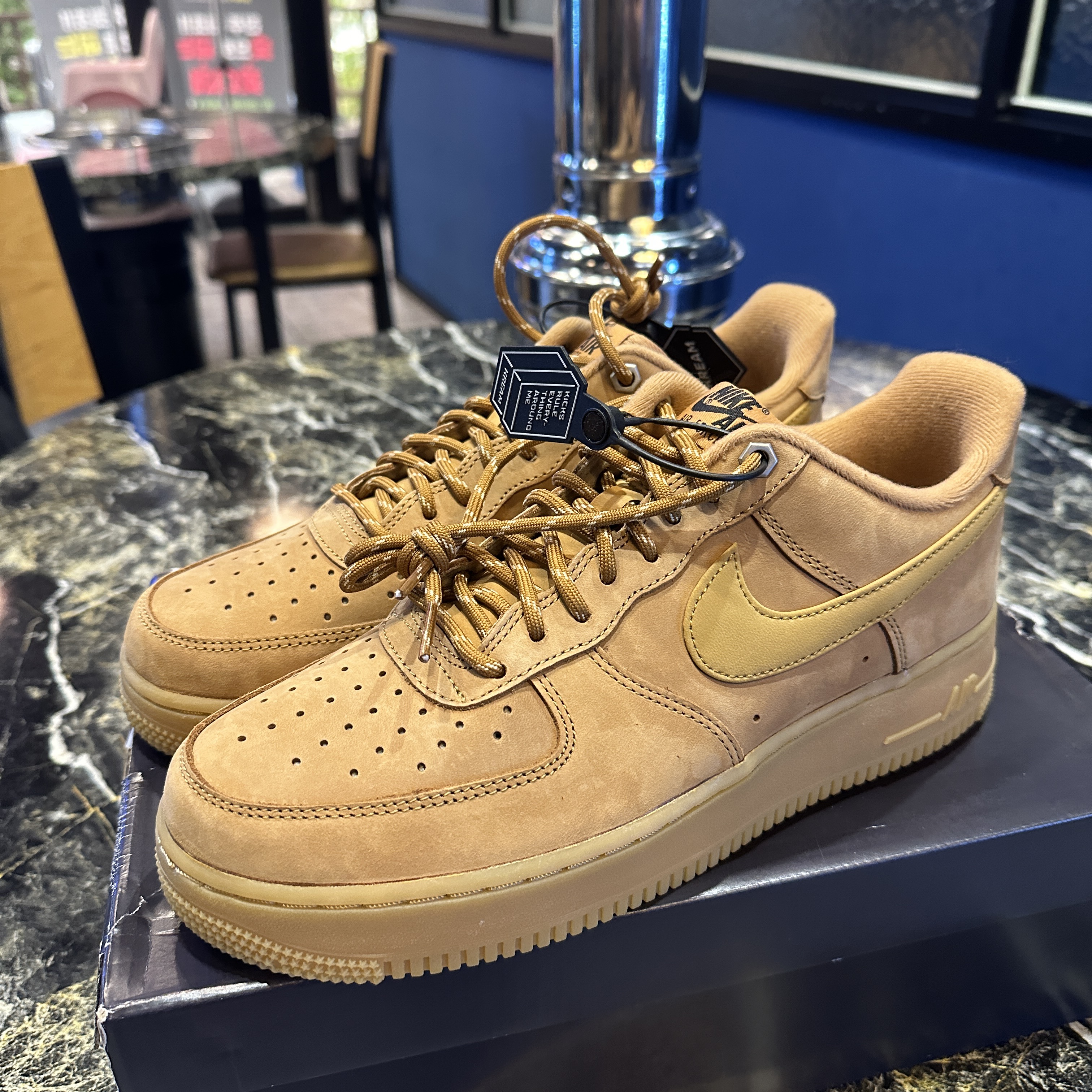 Nike Air Force 1 '07 WB Flax 착용 스타일 - 1