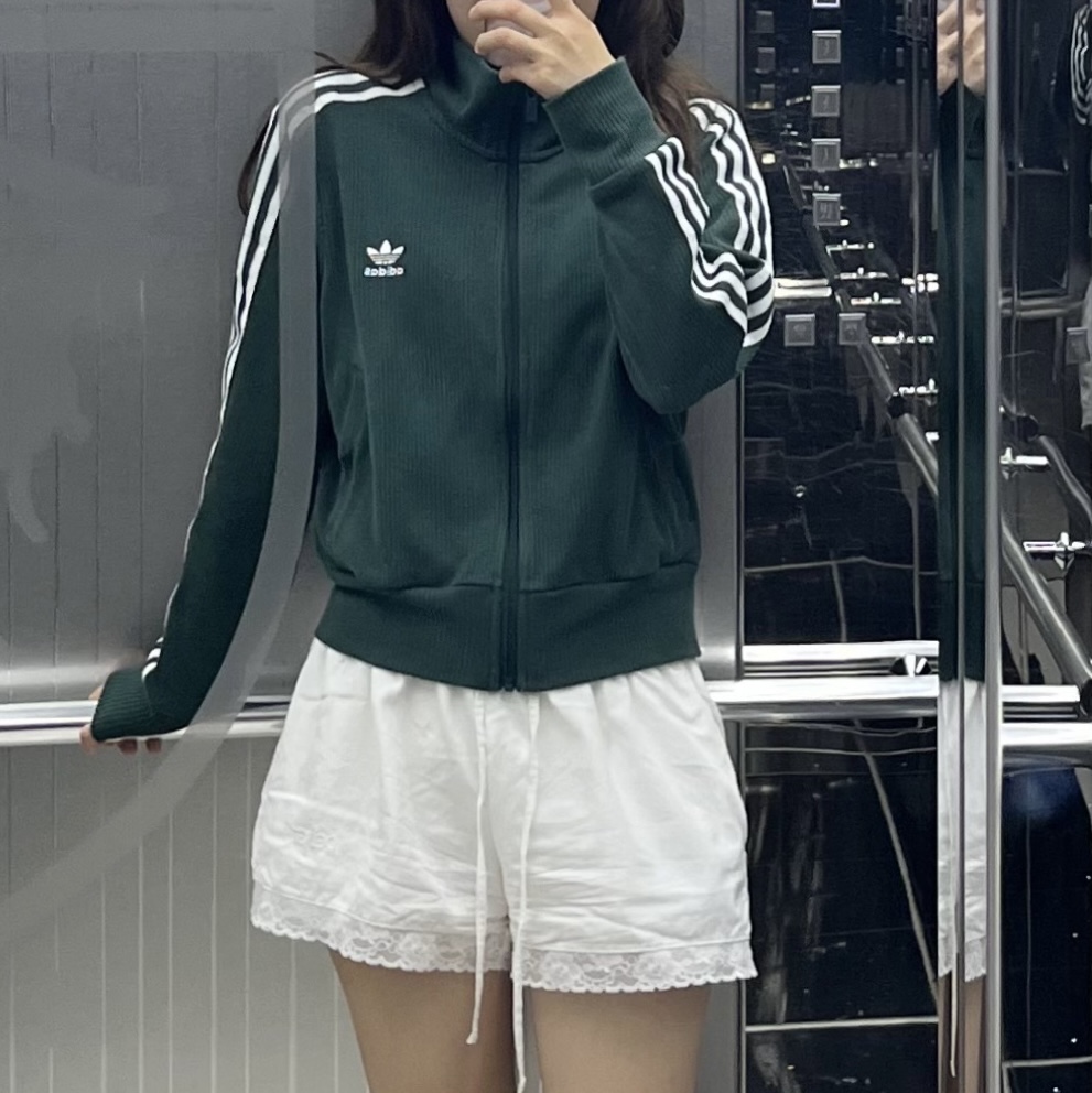 (W) Adidas Knitted Top Mineral Green - KR Sizing 착용 스타일