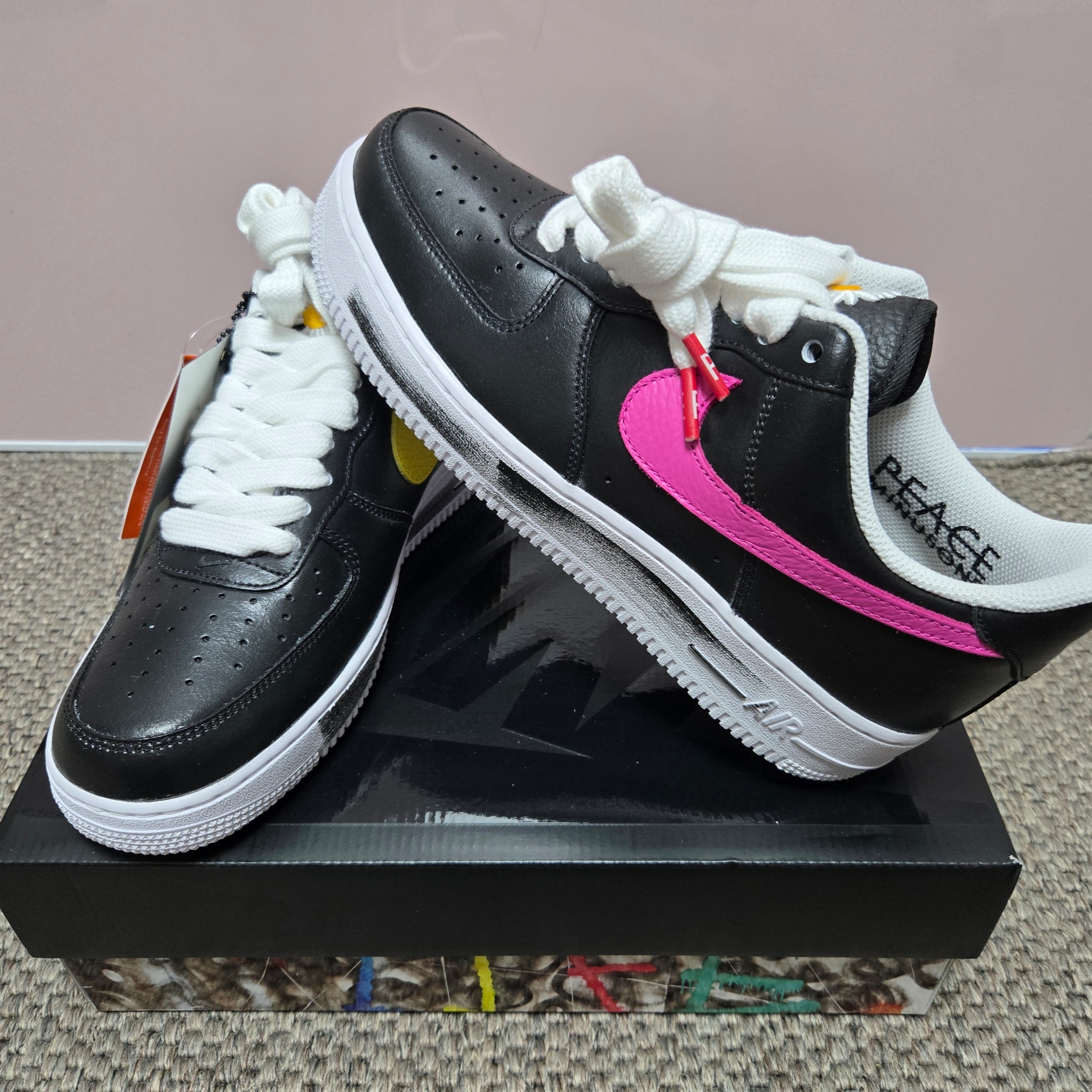 Nike x Peaceminusone Air Force 1 Low Para-Noise 3.0 Black and Multicolor 착용 스타일 - 5