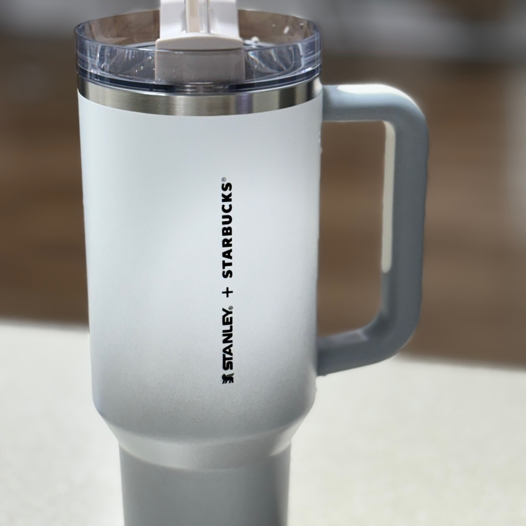 Starbucks 24 SS Stanley Grey Quencher Tumbler 1183ml 착용 스타일
