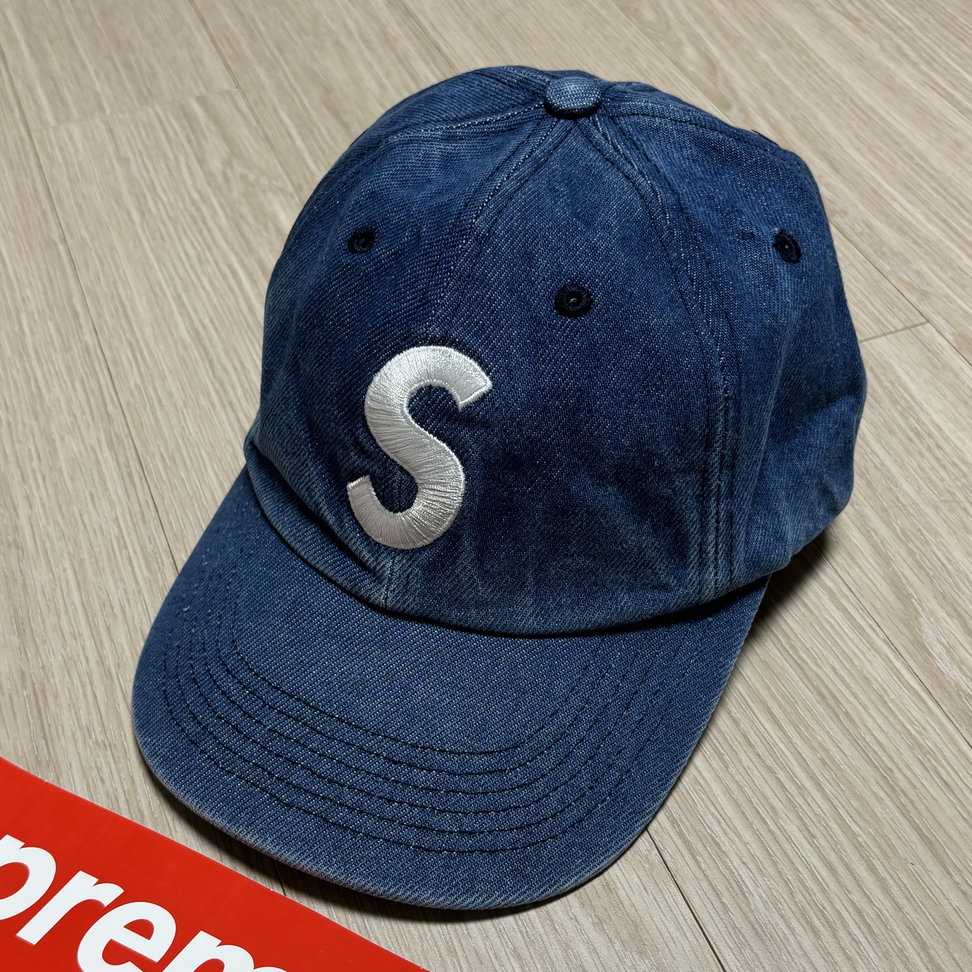 Supreme Pigment S Logo 6-Panel Denim - 24FW 착용 스타일 - 3