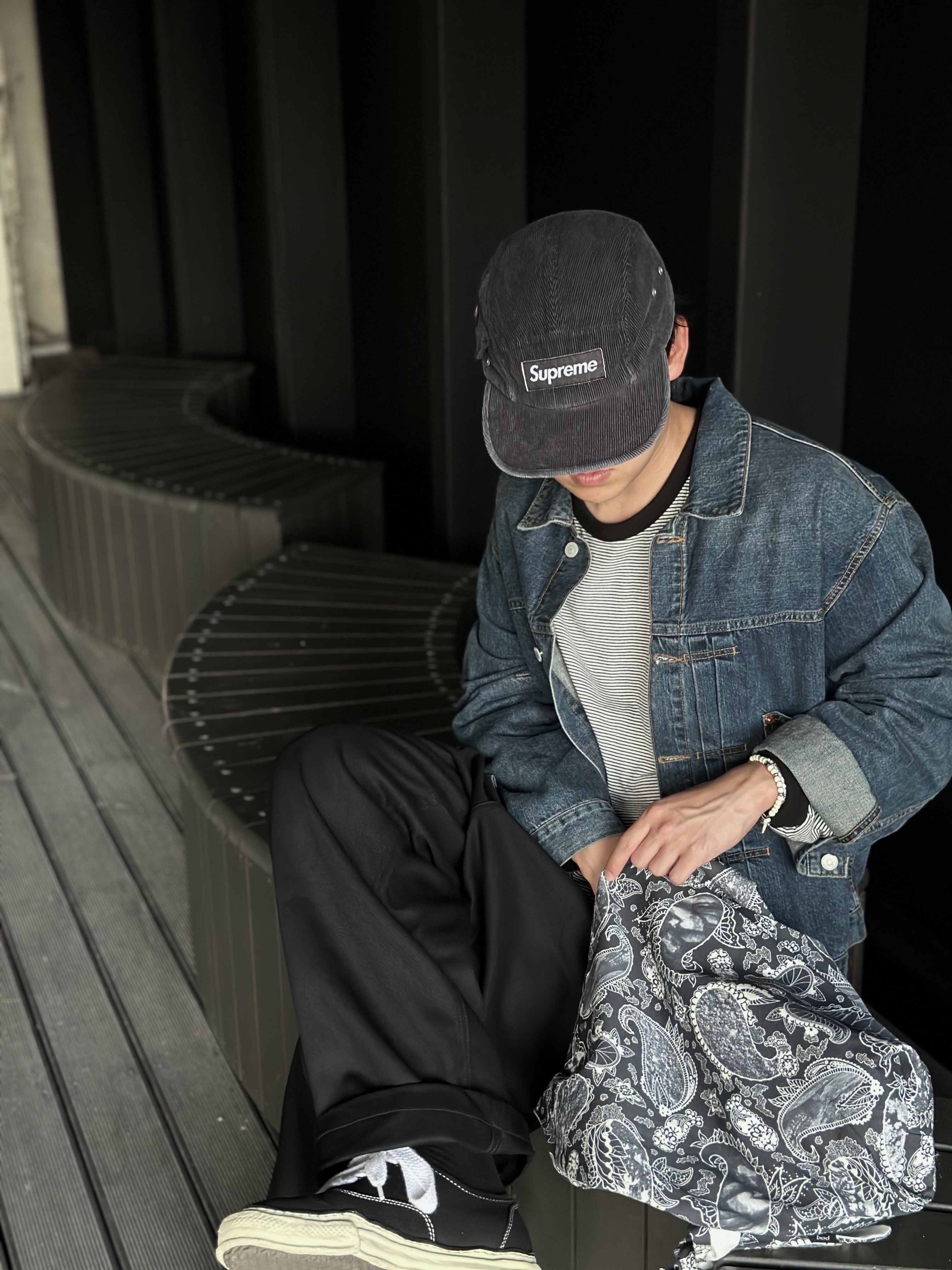 Supreme Corduroy Pocket Camp Cap Black - 24SS, Maison Mihara Yasuhiro Baker OG Sole Broken Suede Low-top Sneakers Black 착용 스타일 - 3