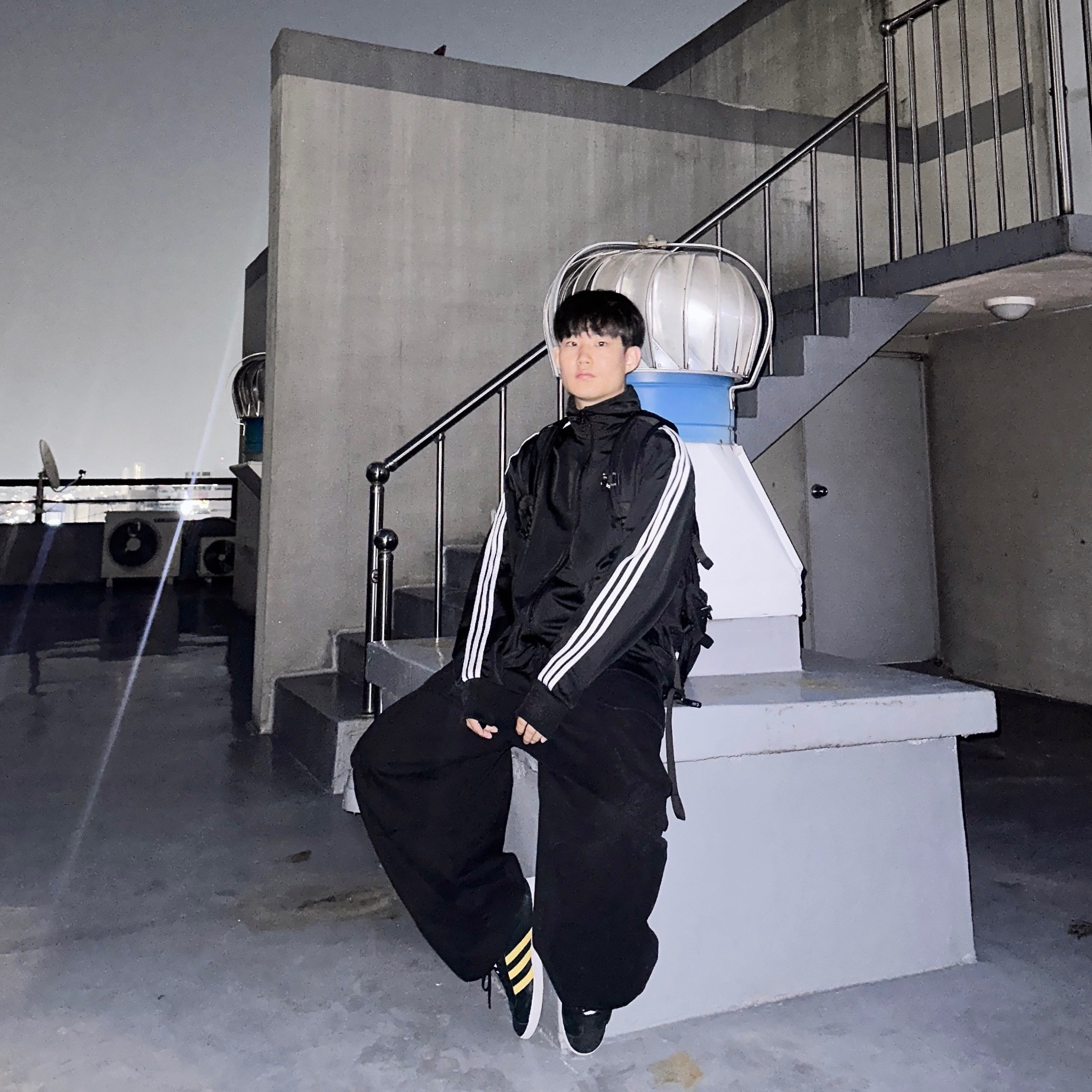 Adidas Adicolor Classics Firebird Track Top Black - KR Sizing, Adidas Gazelle Core Black Impact Yellow 착용 스타일 - 1