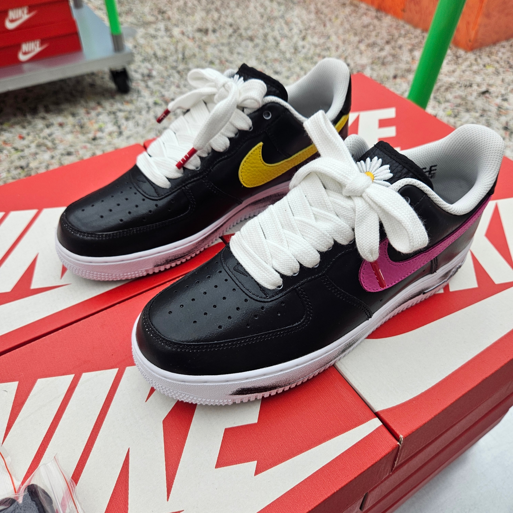 Nike x Peaceminusone Air Force 1 Low Para-Noise 3.0 Black and Multicolor 착용 스타일 - 3