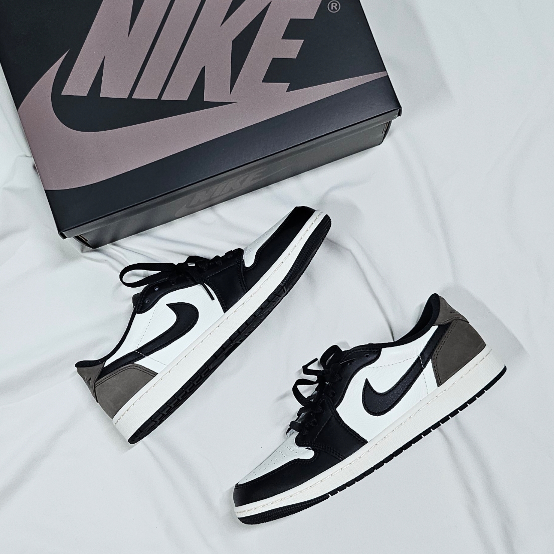Jordan 1 Retro Low OG Mocha 착용 스타일