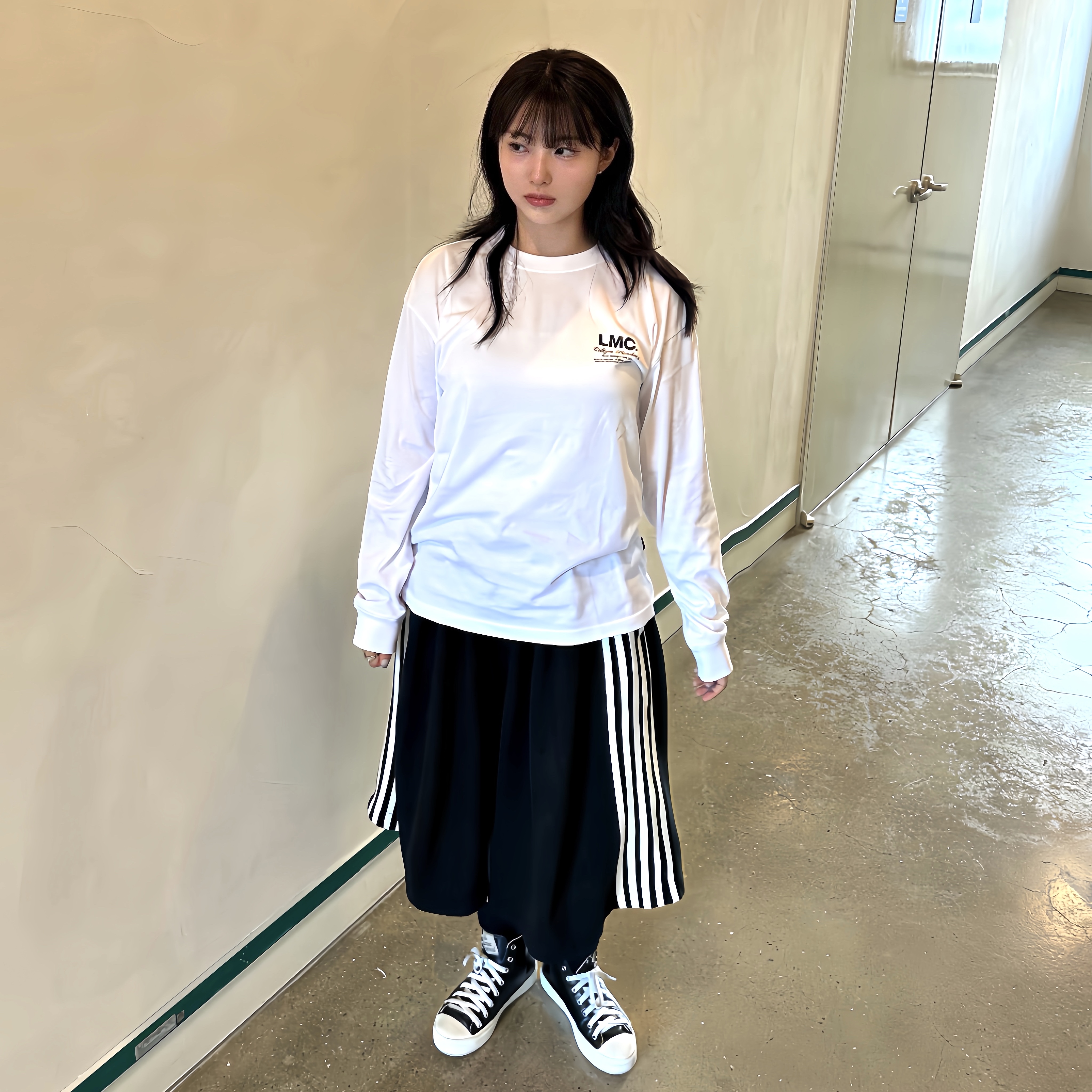(W) Vivienne Westwood Plimsoll High Top Sneakers Black 착용 스타일