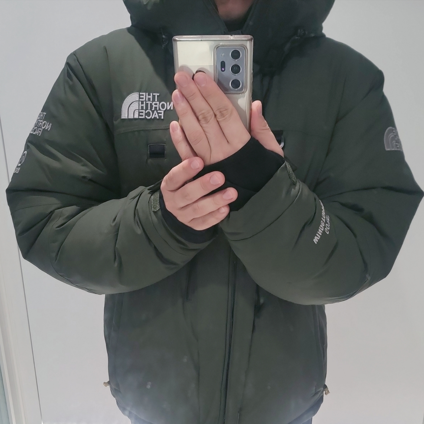 The North Face Himalayan Parka Black 착용 스타일 - 1
