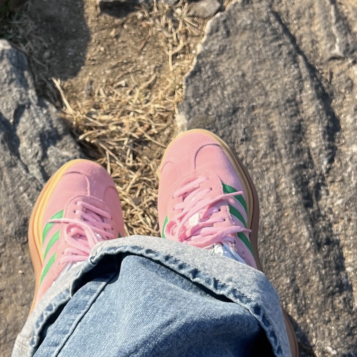 (W) Adidas Gazelle Bold True Pink Green 착용 스타일 - 2