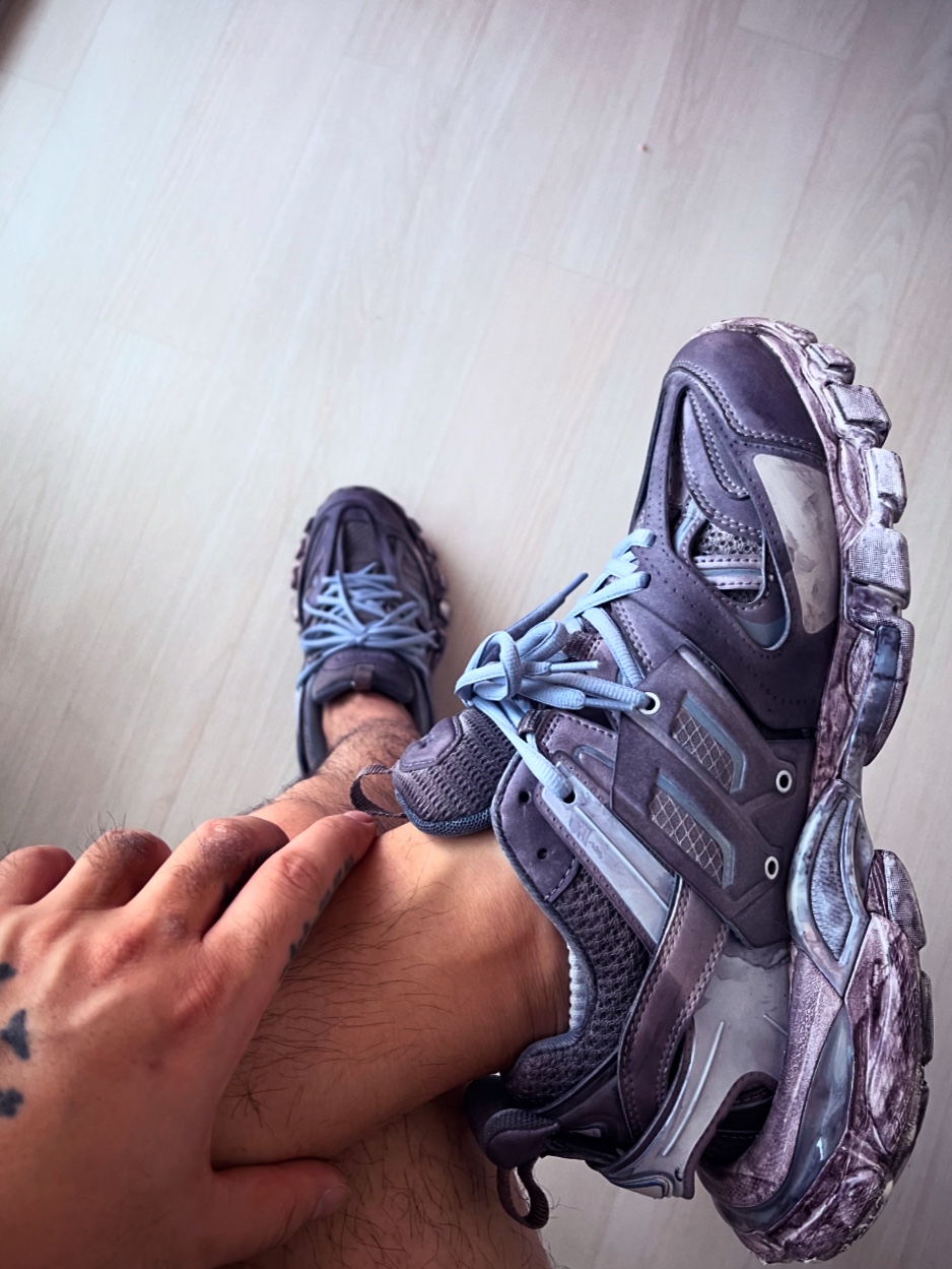 Balenciaga Track Sneakers Faded Blue 착용 스타일 - 2