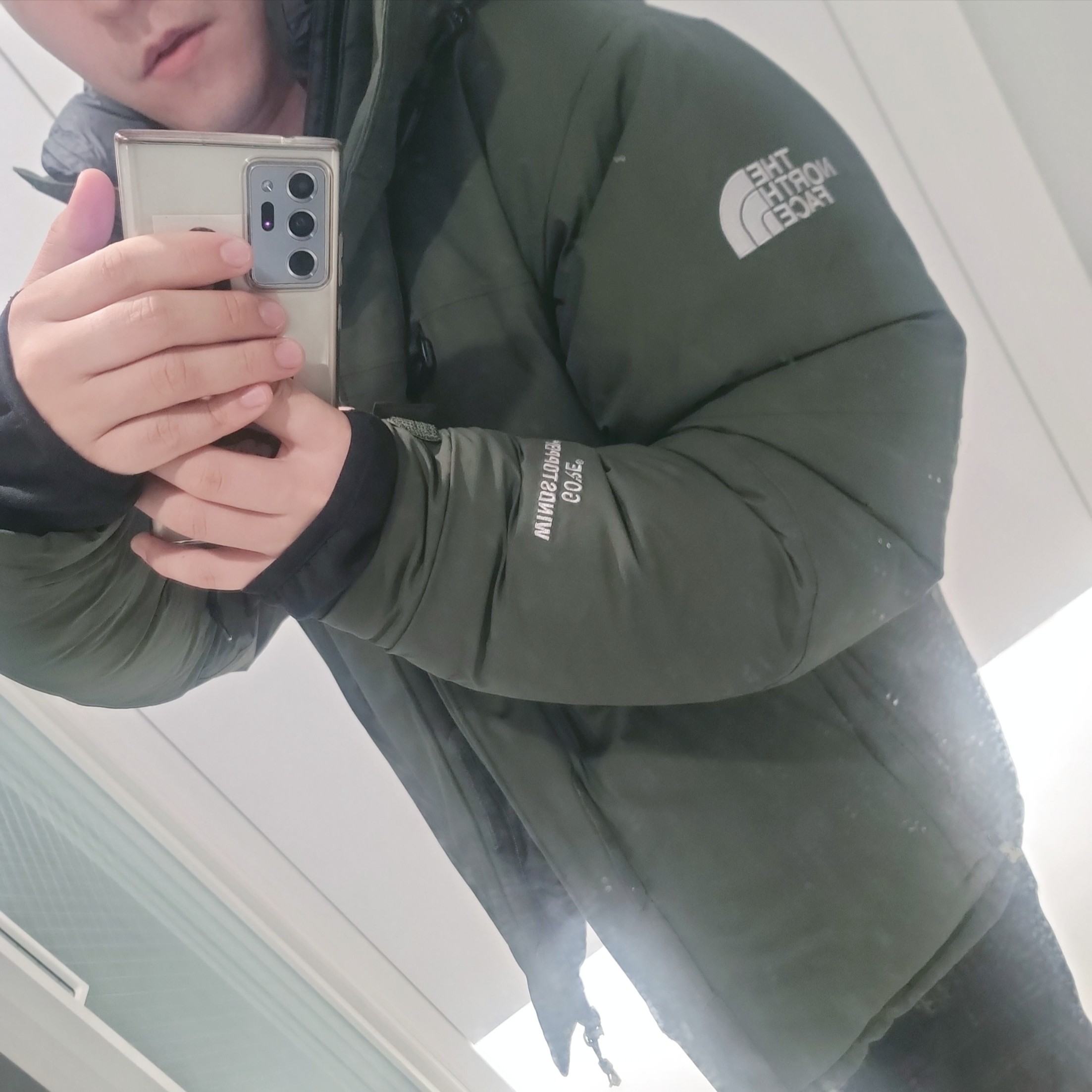 The North Face Himalayan Parka Black 착용 스타일 - 3