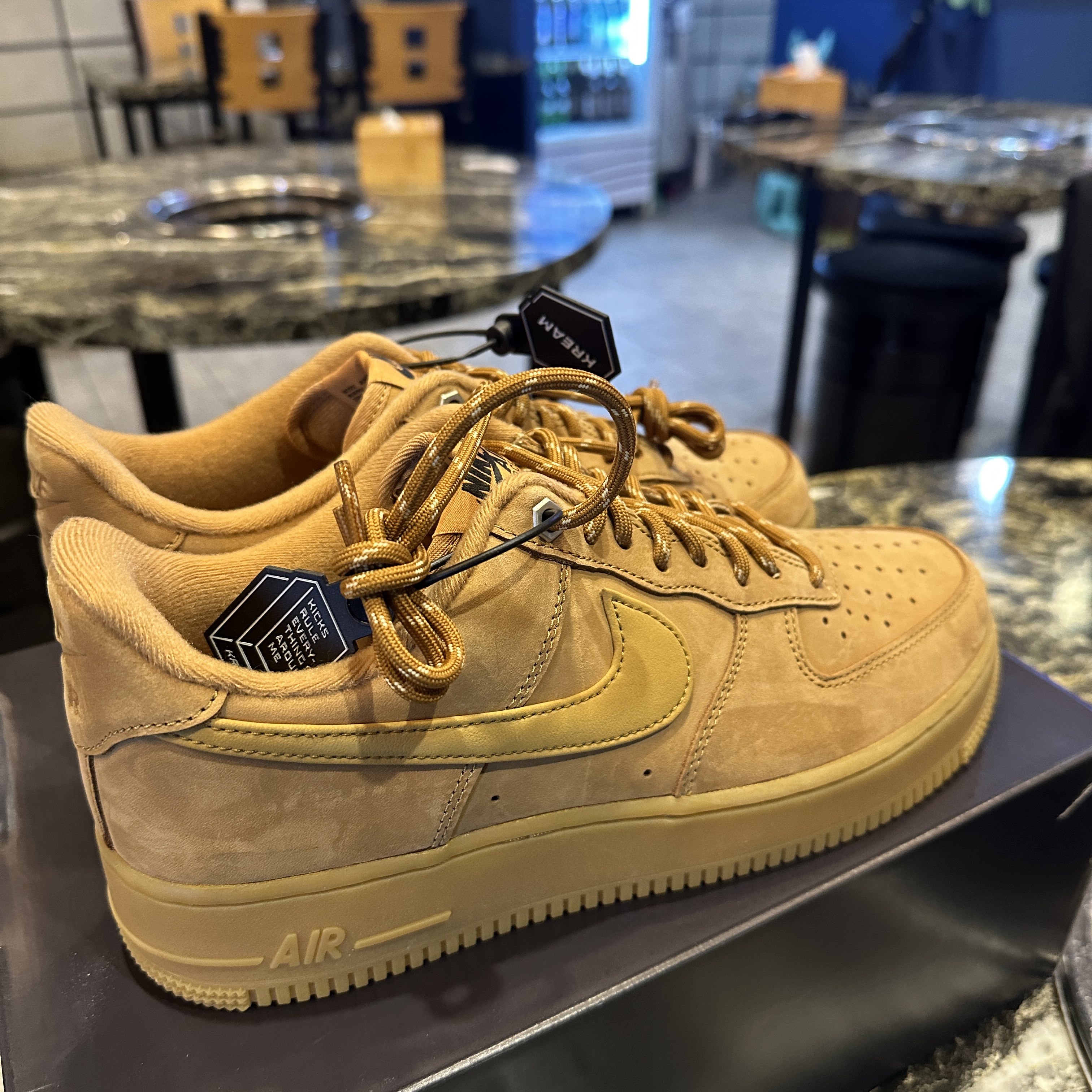 Nike Air Force 1 '07 WB Flax 착용 스타일 - 3
