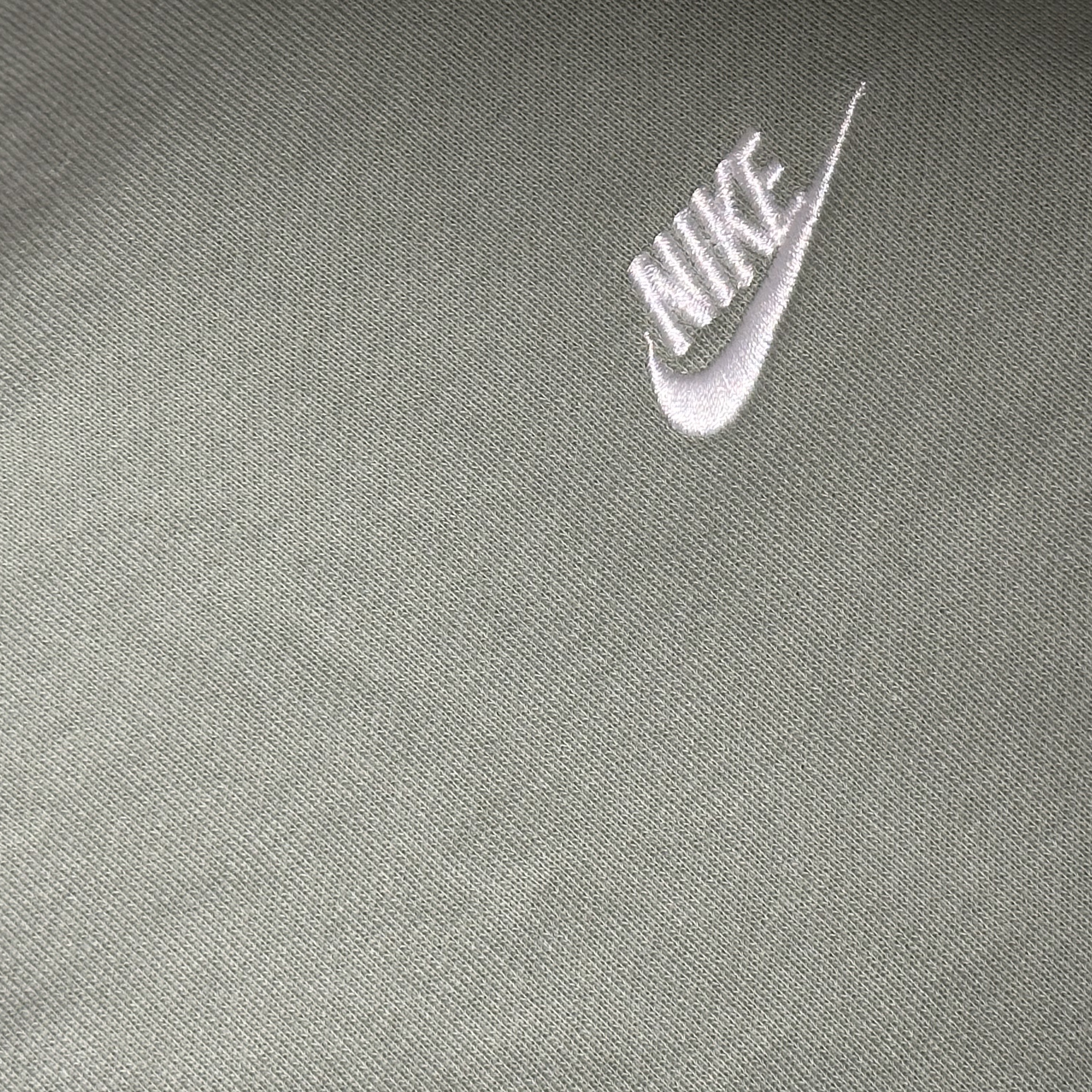 Nike Zoom Vomero 5 Wolf Grey White 착용 스타일 - 2
