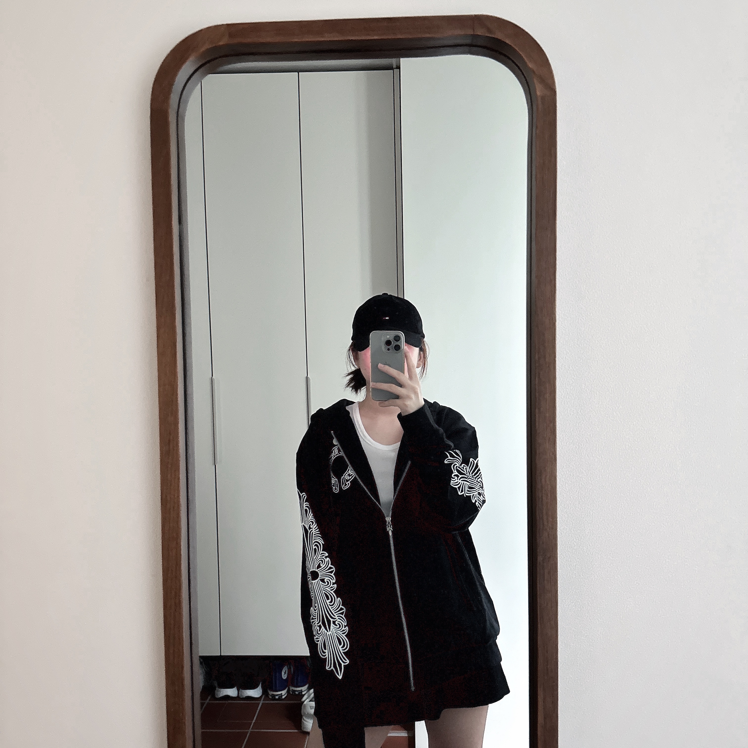 Chrome Hearts Horseshoe Floral Fleece Zip-Up Hoodie Black, Tommy Hilfiger Ardin Baseball Cap Sky Captain 착용 스타일 - 1