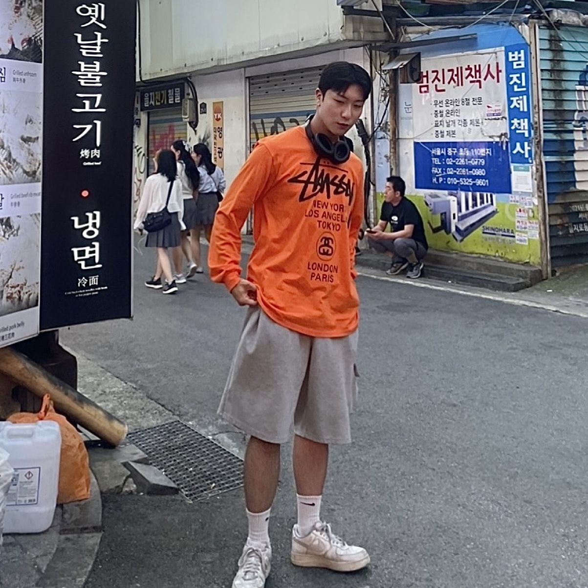 BOSE QC Triple Black (Korean Ver.), Stussy World Tour LS T-Shirt Coral 2023 착용 스타일