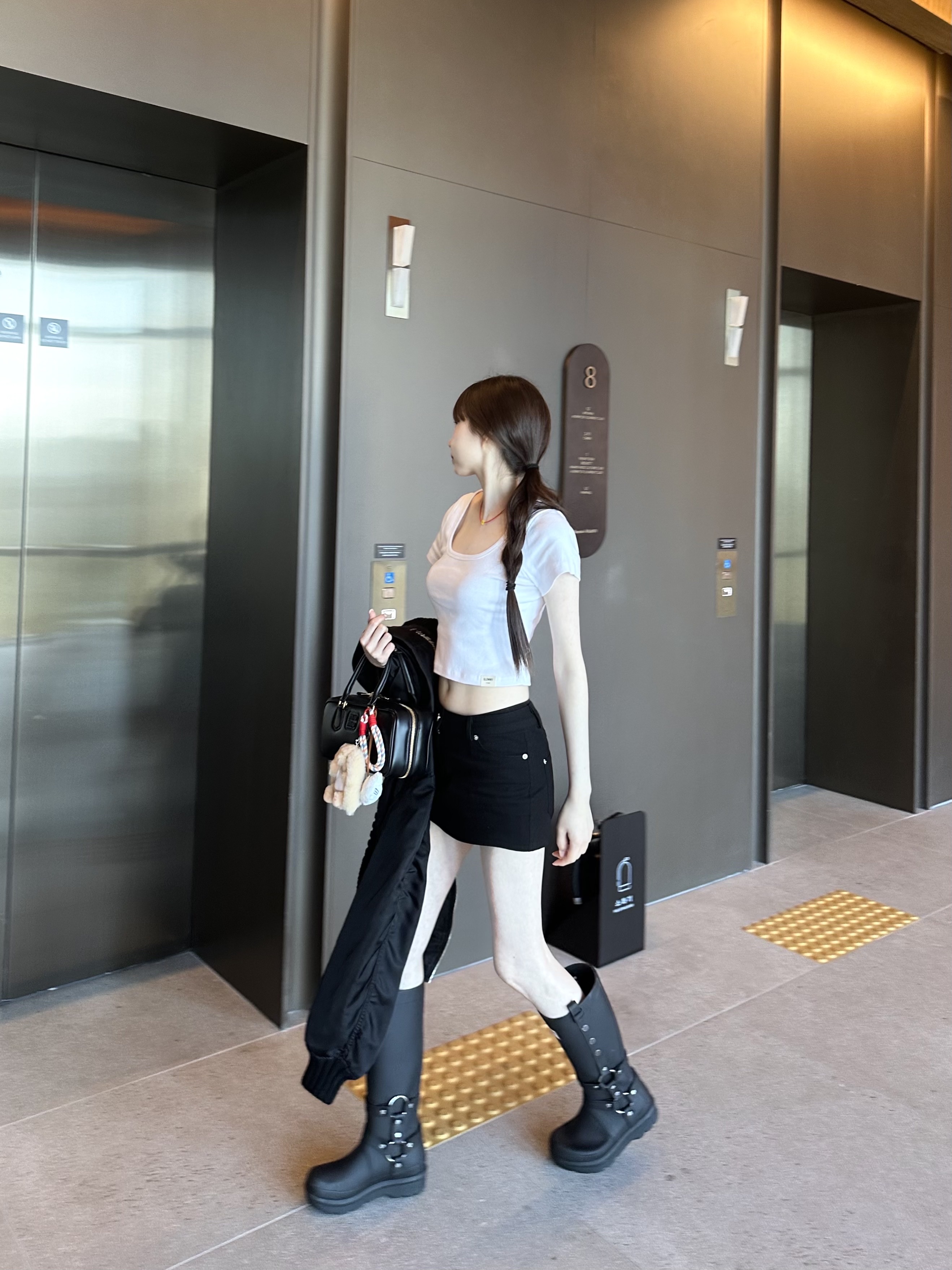 (W) Hunter x Andersson Bell Original 2.0 Tall Boots Black, Miu Miu Arcadie Large Leather Bag Black 착용 스타일 - 2