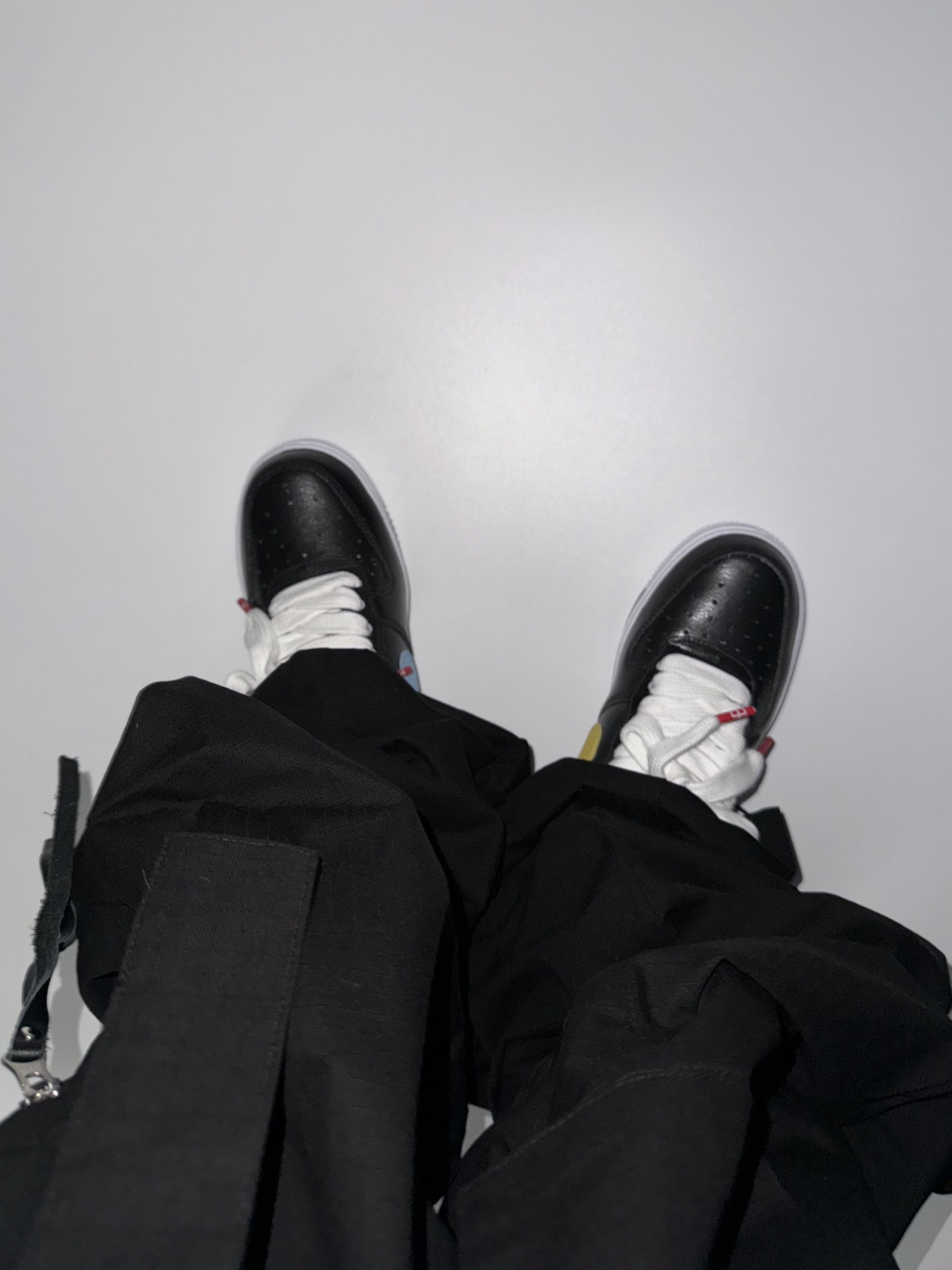 Nike x Peaceminusone Air Force 1 Low Para-Noise 3.0 Black and Multicolor, Wapworks Wide Safety Cargo Pants Black 착용 스타일 - 5