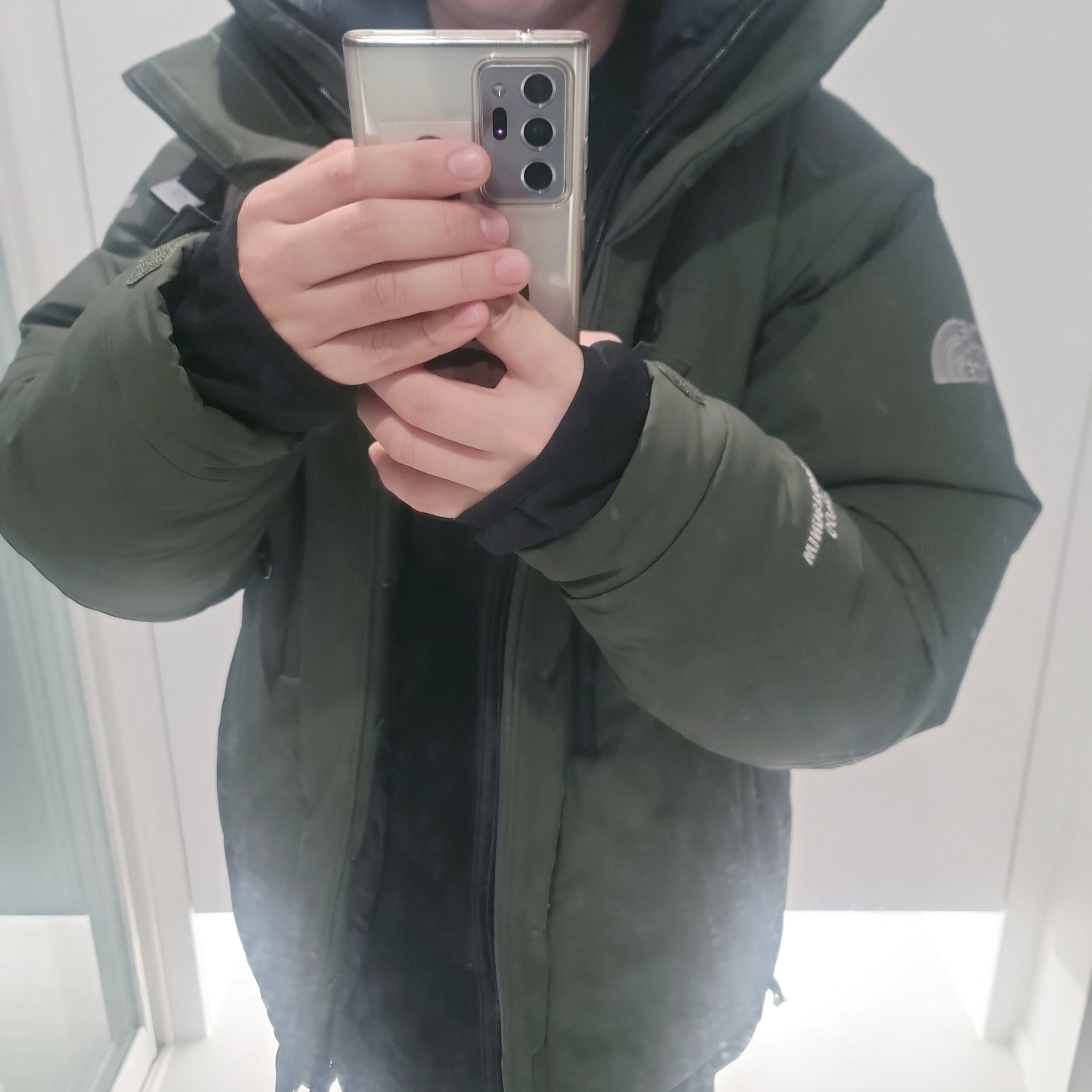 The North Face Himalayan Parka Black 착용 스타일 - 4