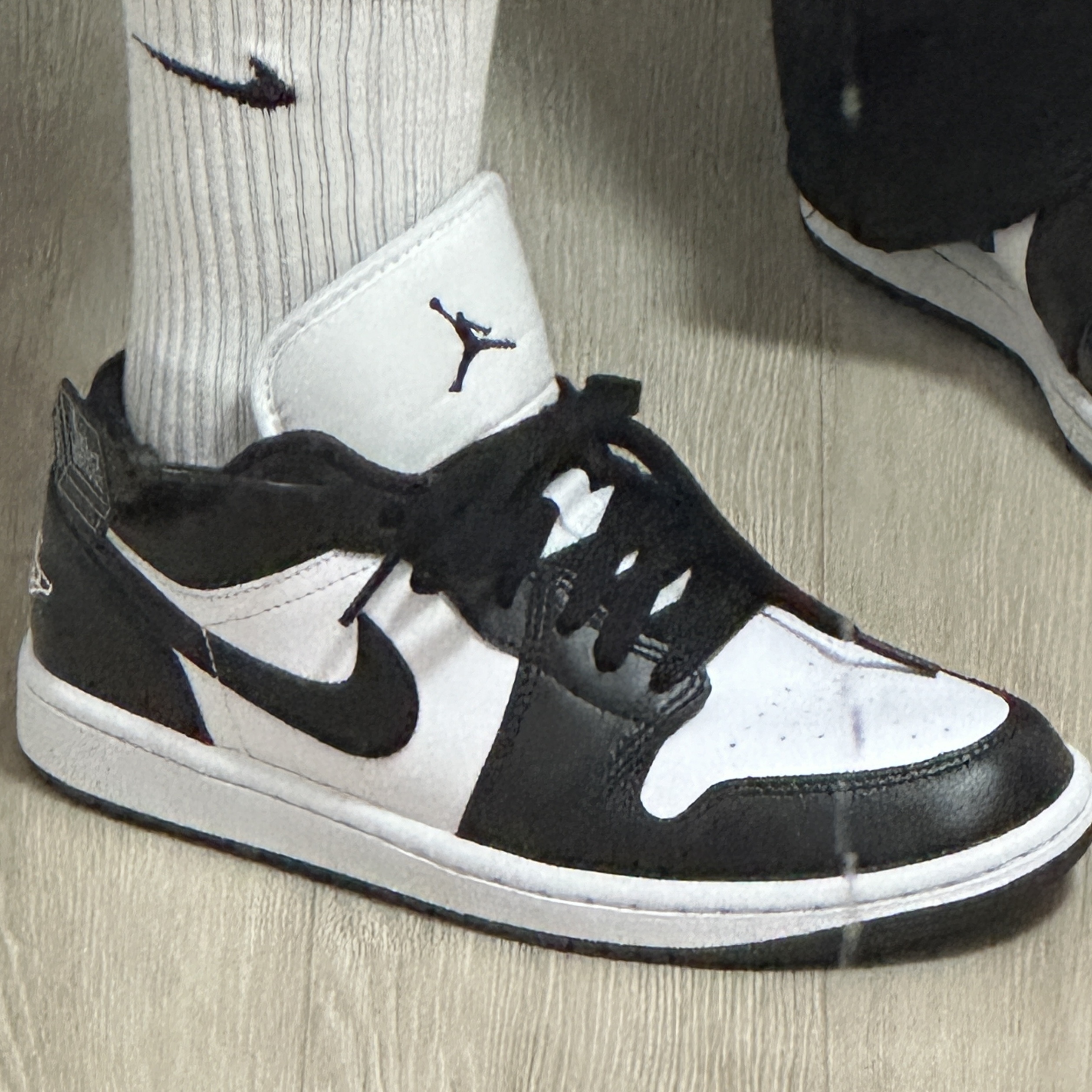 (W) Jordan 1 Low Black and White 착용 스타일
