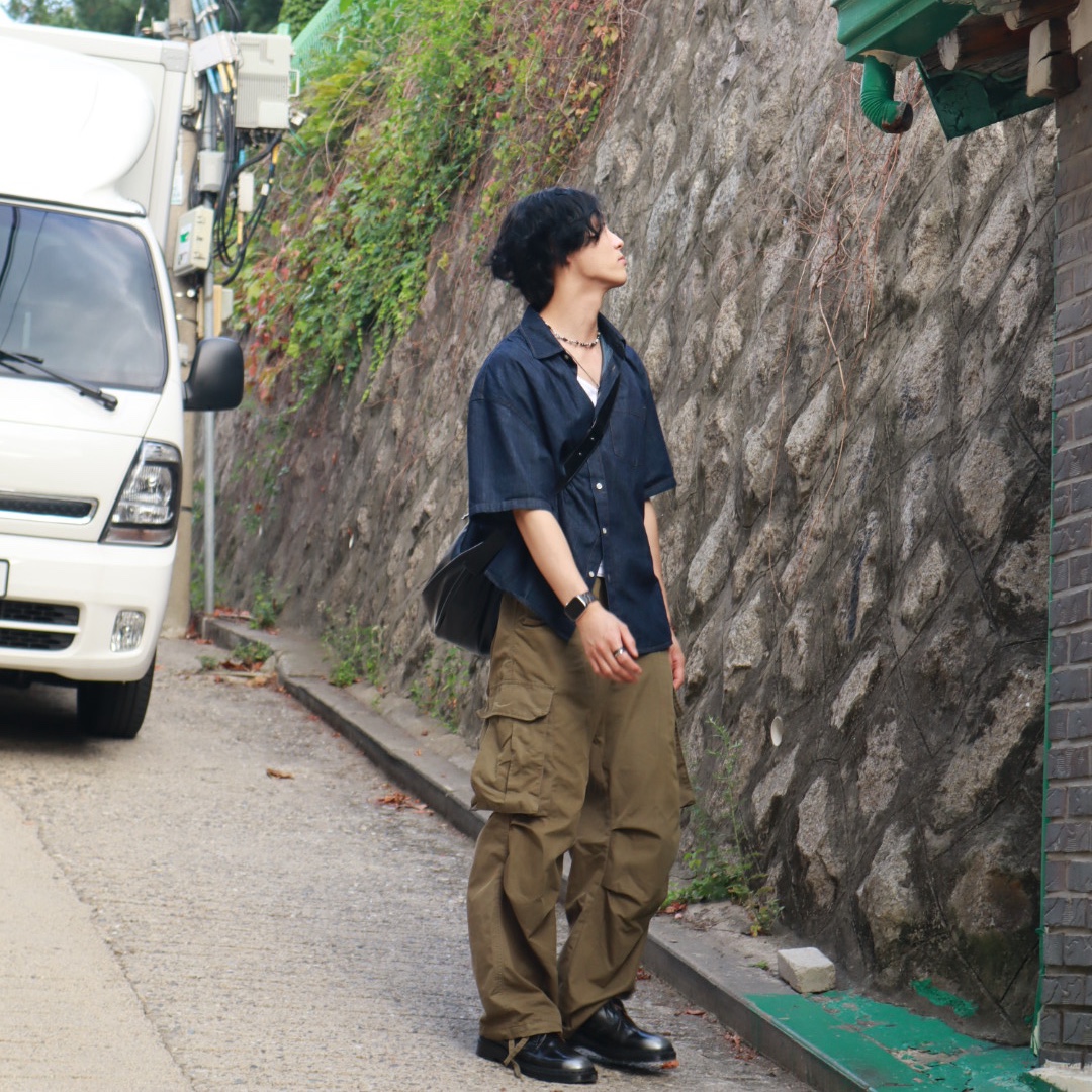 Dr. Martens x Supreme 1461 Gray Silver 착용 스타일