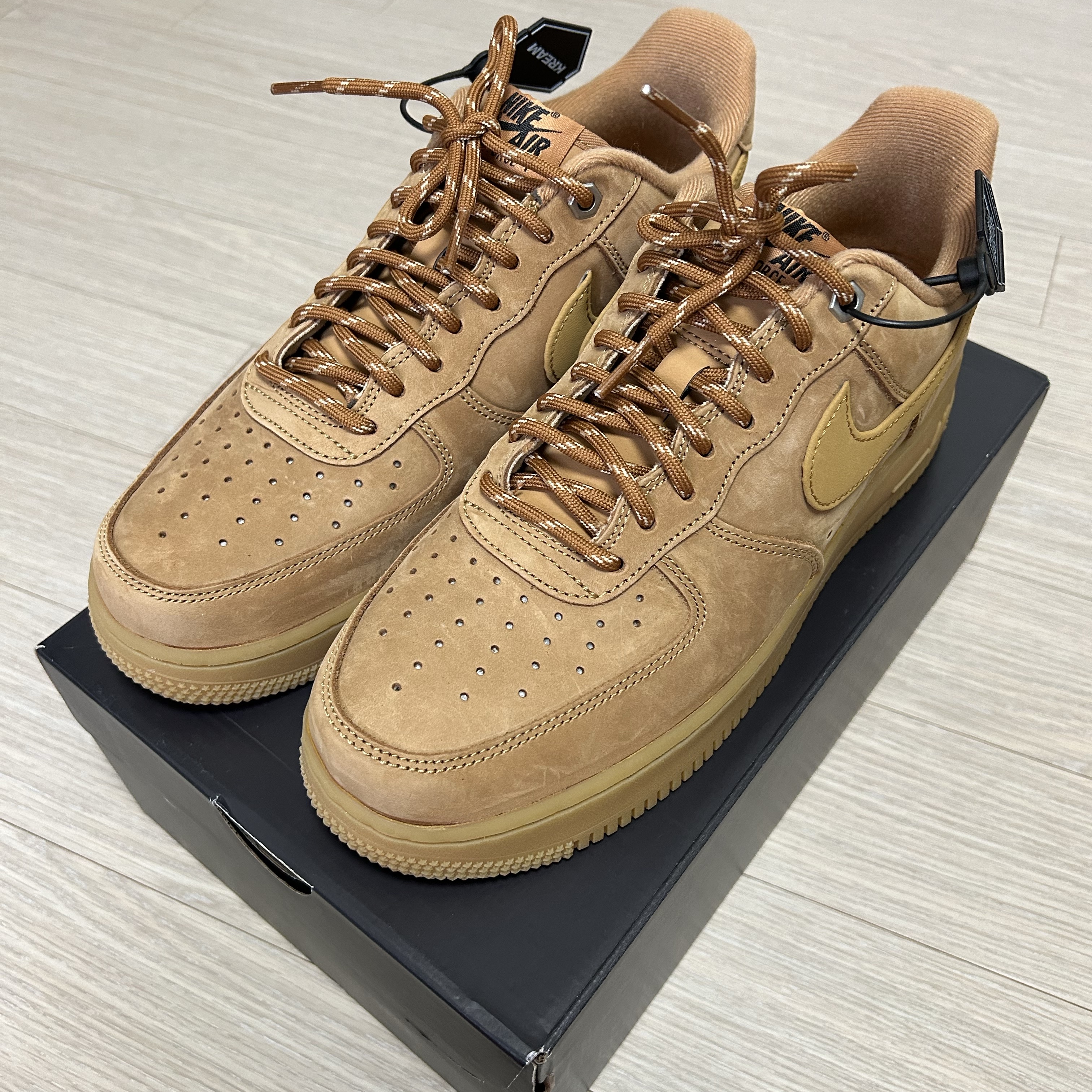 Nike Air Force 1 '07 WB Flax 착용 스타일 - 1