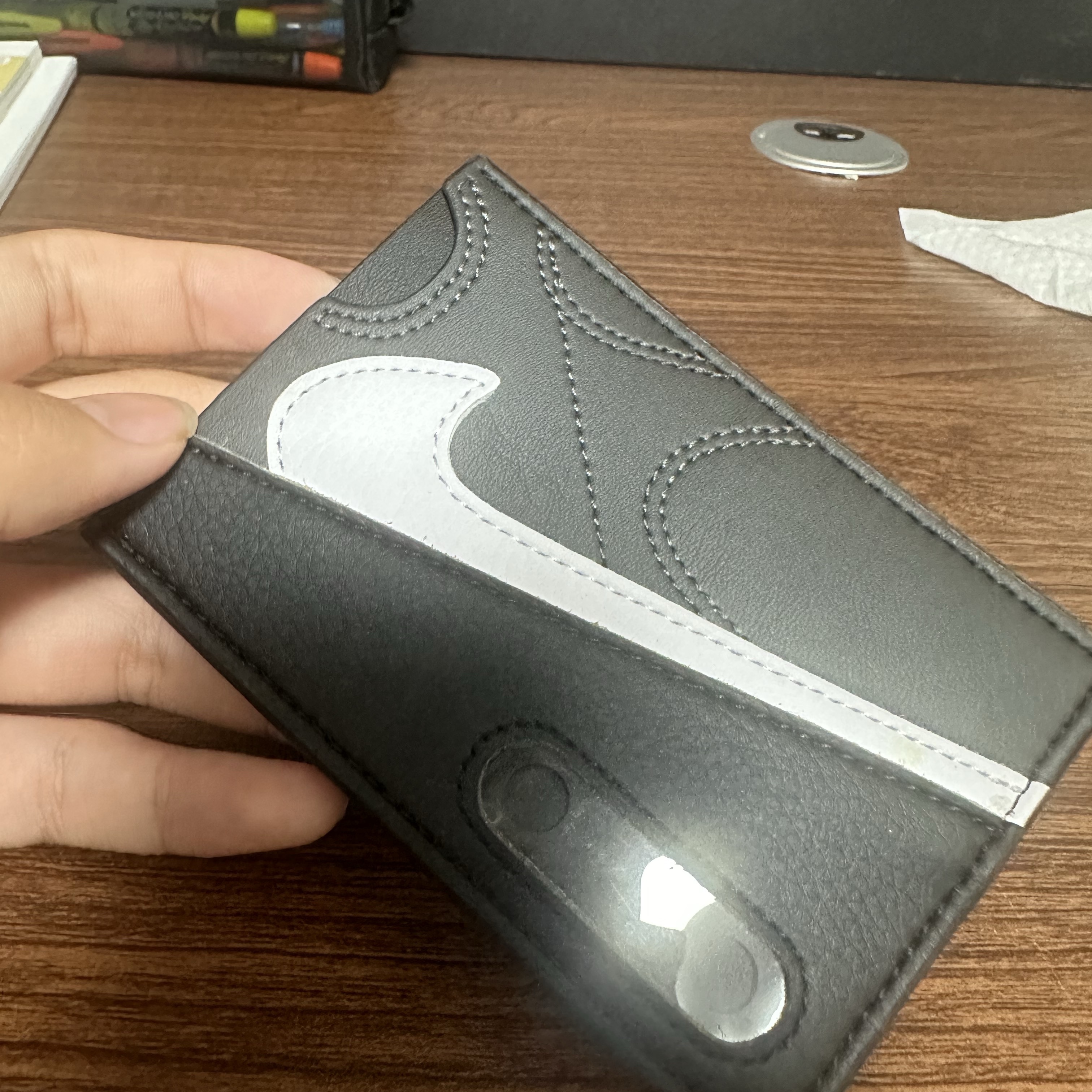 Nike Icon Air Max 90 Card Wallet Black 착용 스타일