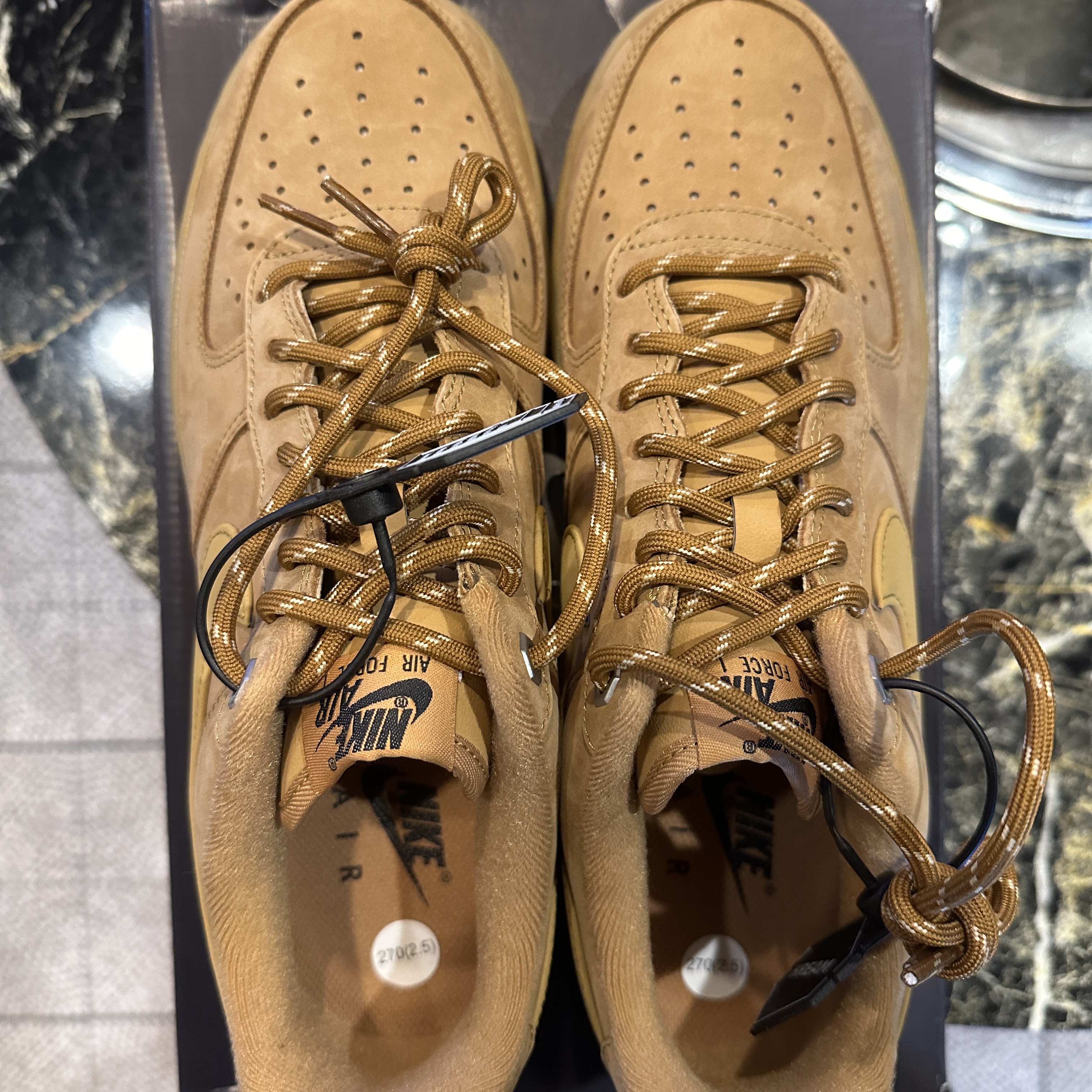 Nike Air Force 1 '07 WB Flax 착용 스타일 - 4