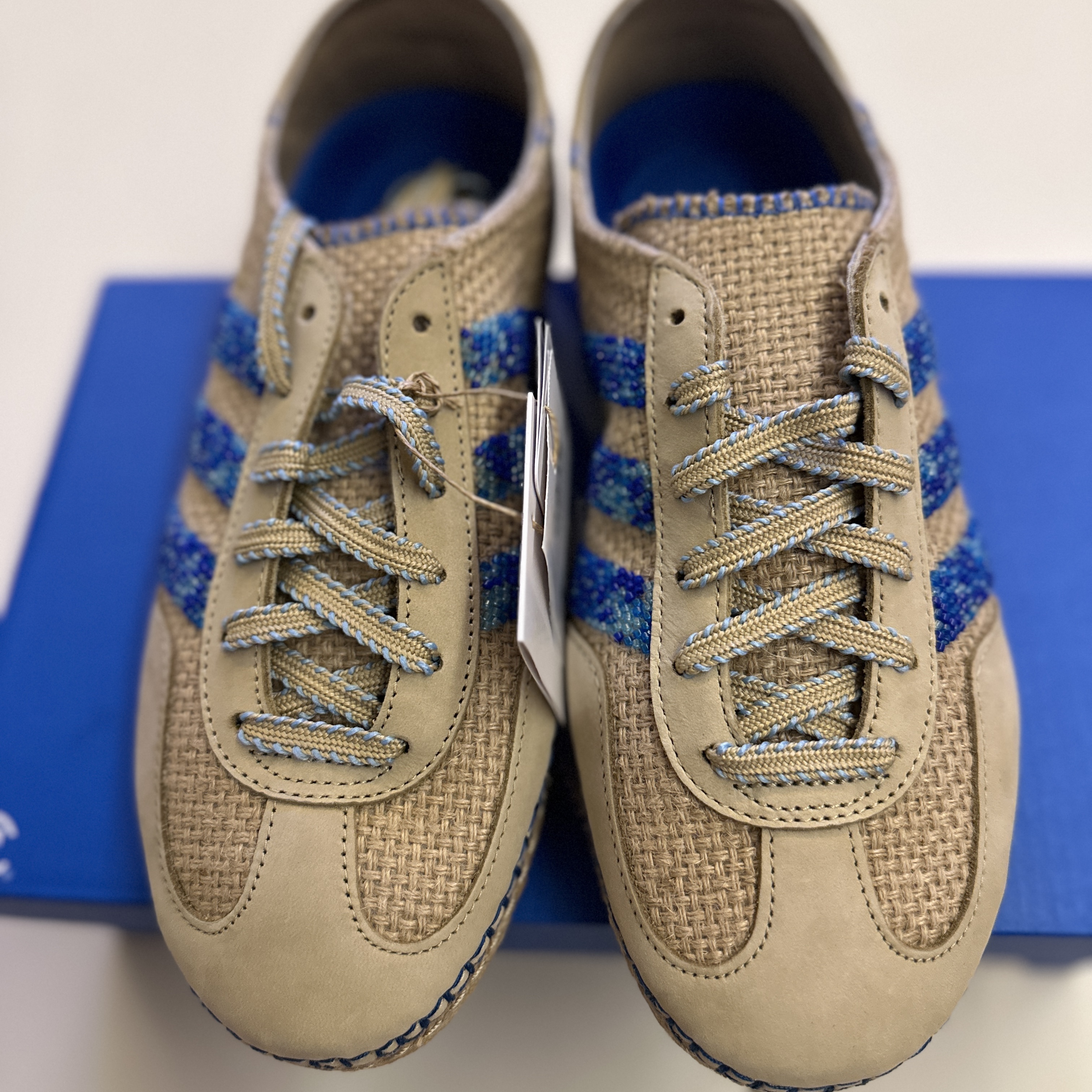 Adidas x Clot Gazelle Linen Khaki Light Blue 착용 스타일 - 1