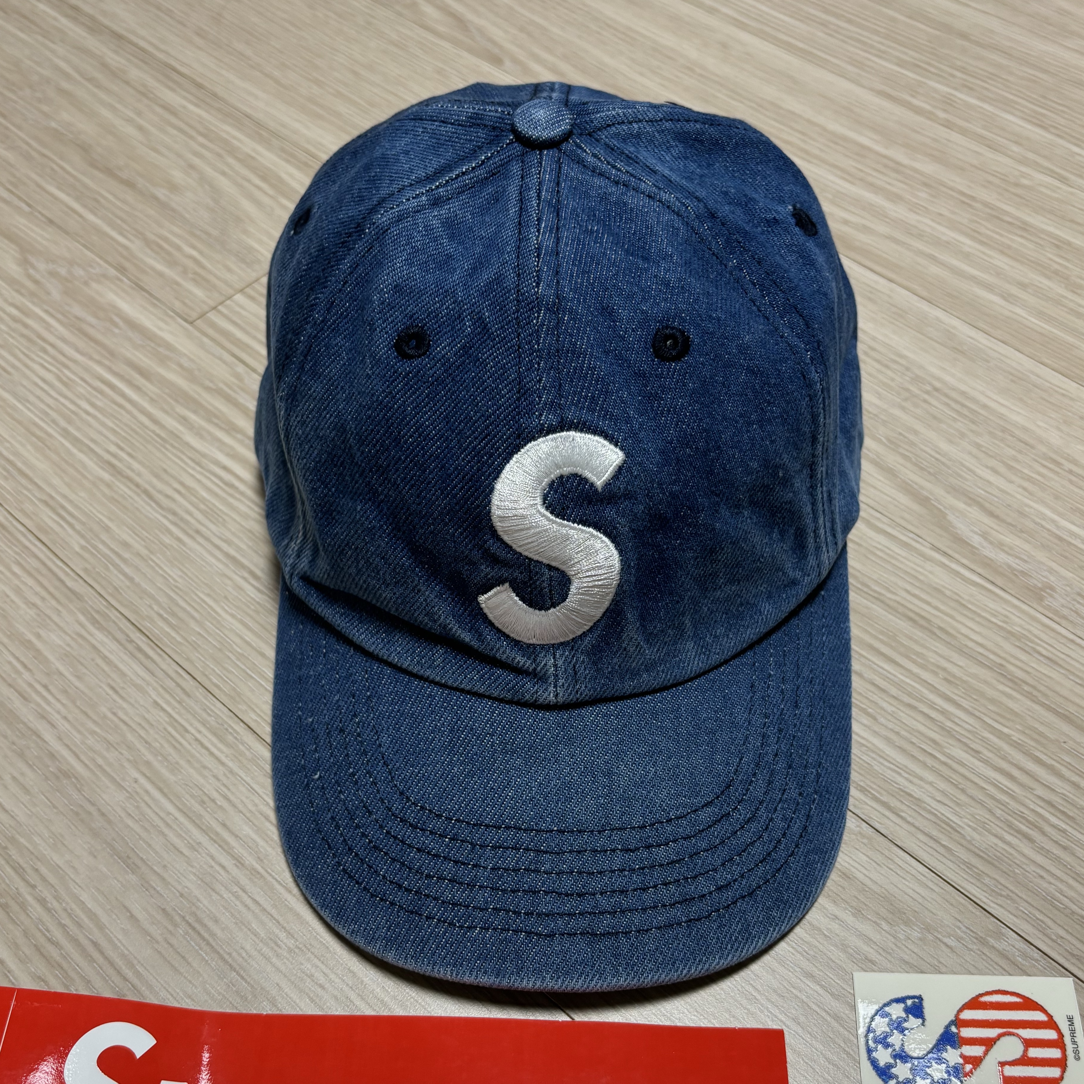 Supreme Pigment S Logo 6-Panel Denim - 24FW 착용 스타일 - 2