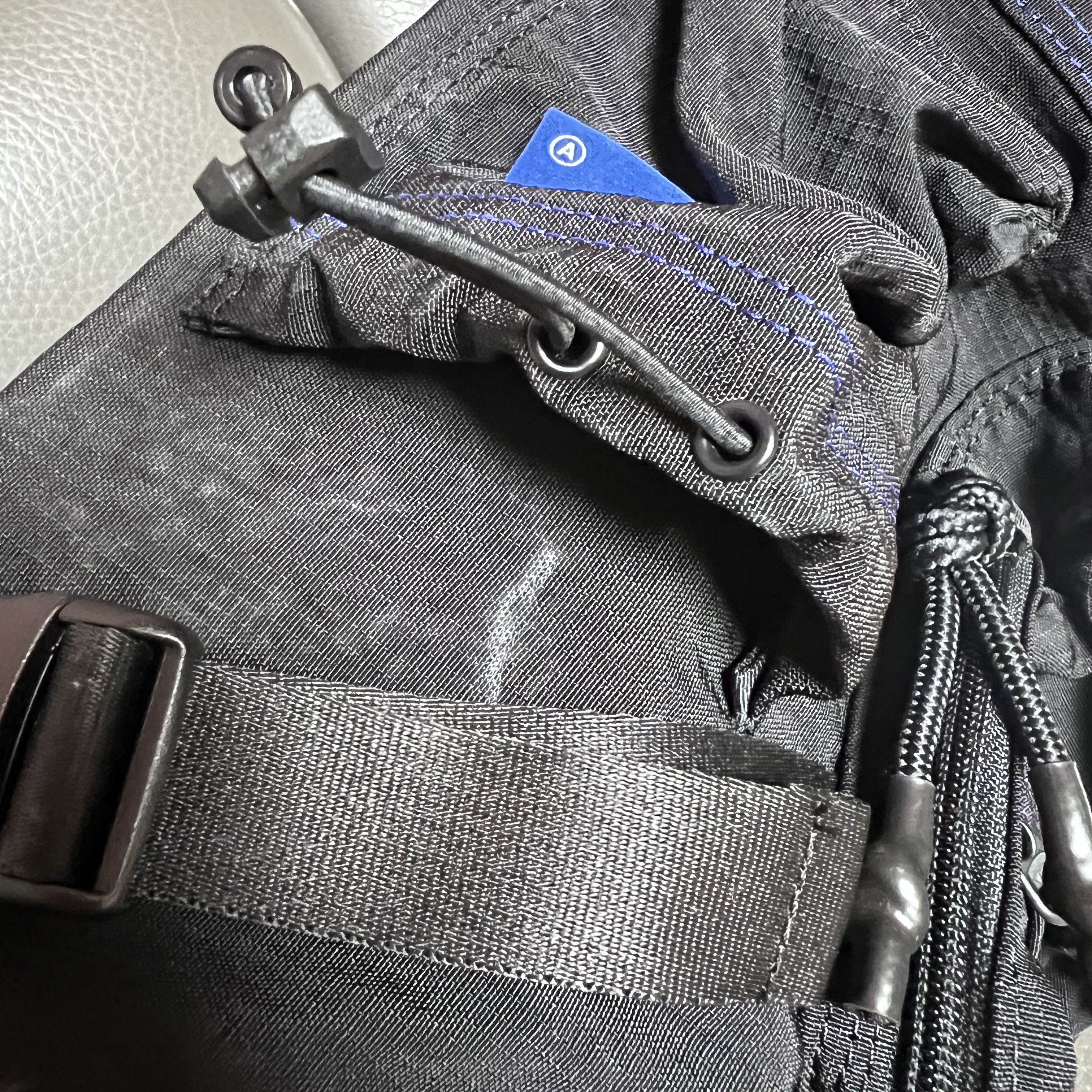 Ader Error Significant Tag Backpack 01 Noir 착용 스타일 - 1
