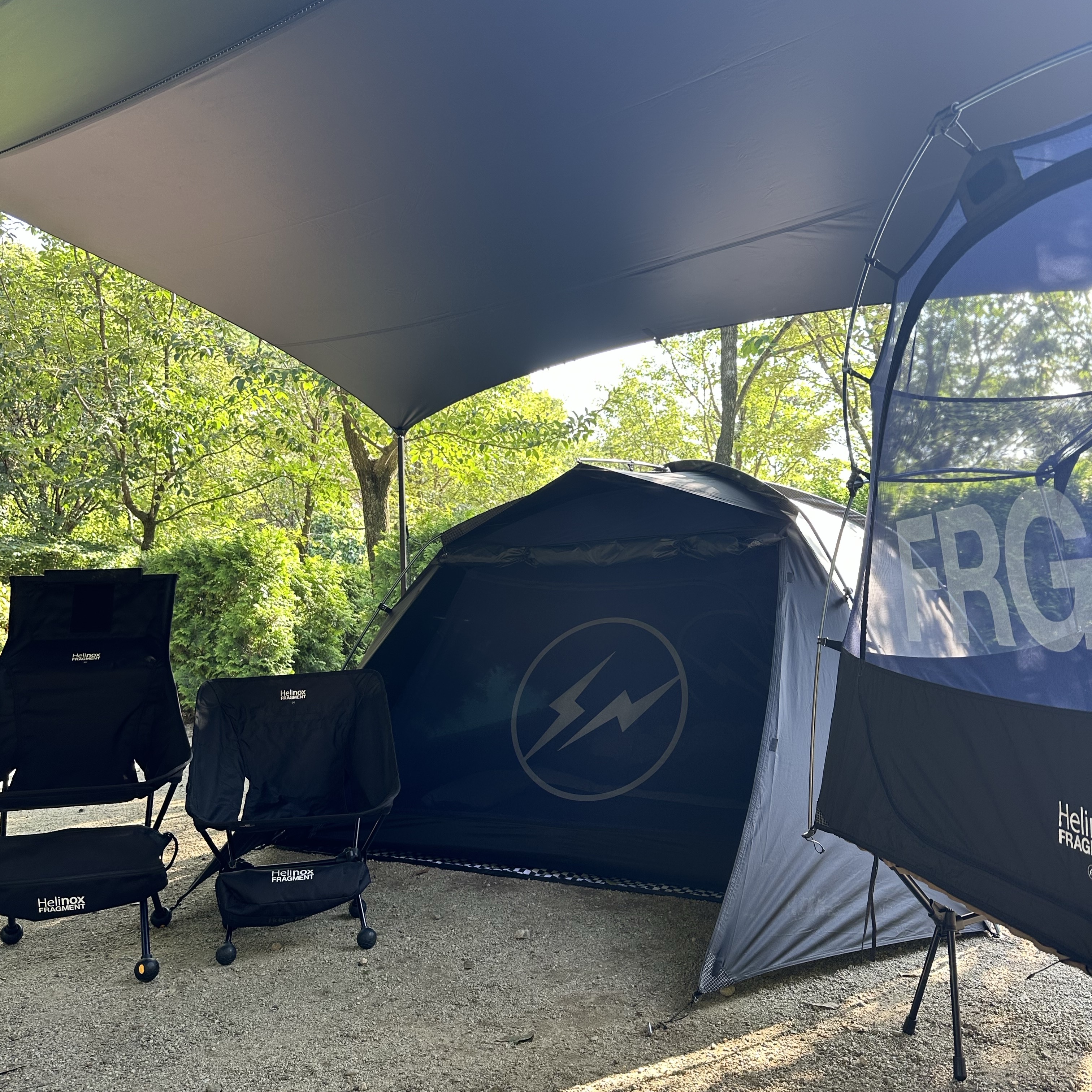 헬리녹스 x 프라그먼트 디자인 3P 돔 텐트 블랙 네이비 | Helinox | KREAM