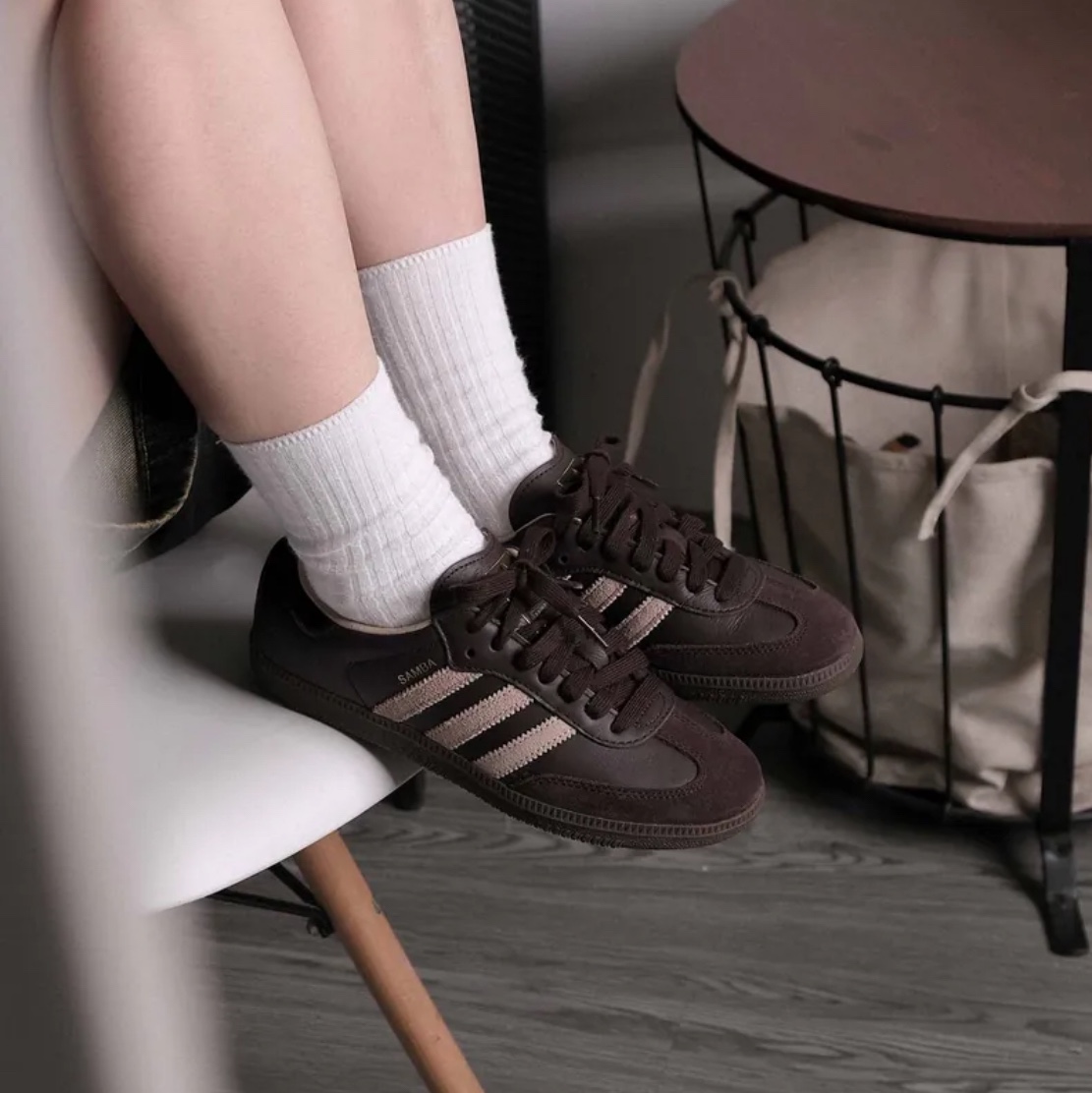 Adidas Samba OG Dark Brown Clay Brown 착용 스타일 - 2