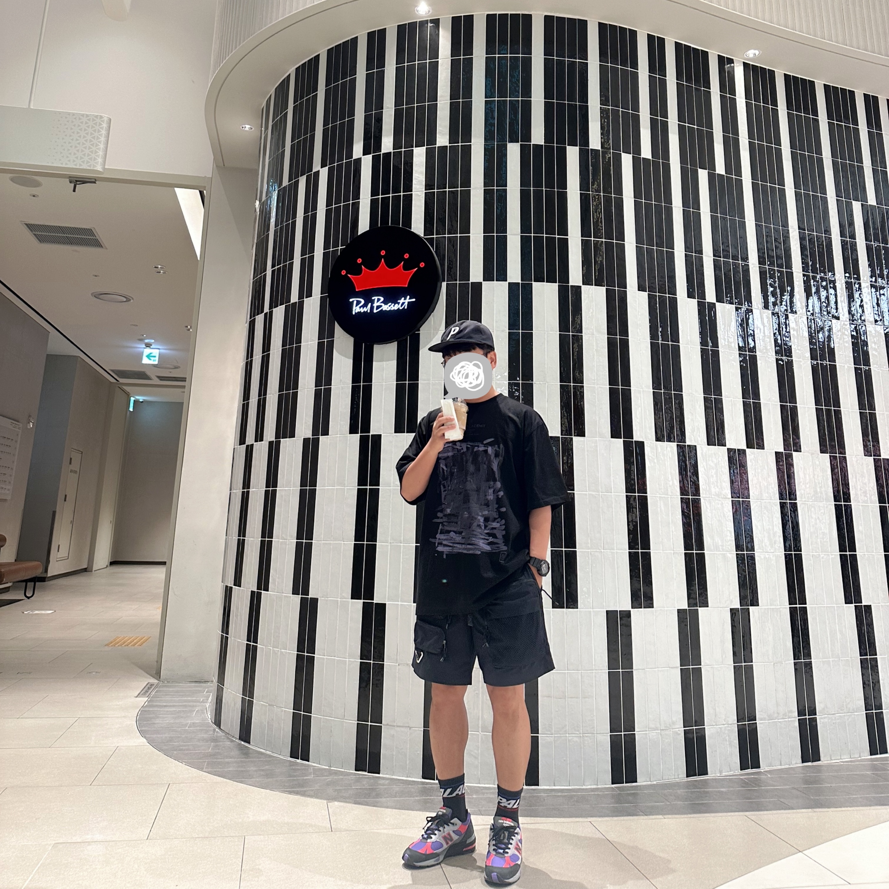 New Balance x Palace 991 Made in UK Black Ultra Violet, Undermycar x Punk Academy Dancing Doll T-Shirt Naval Academy 착용 스타일